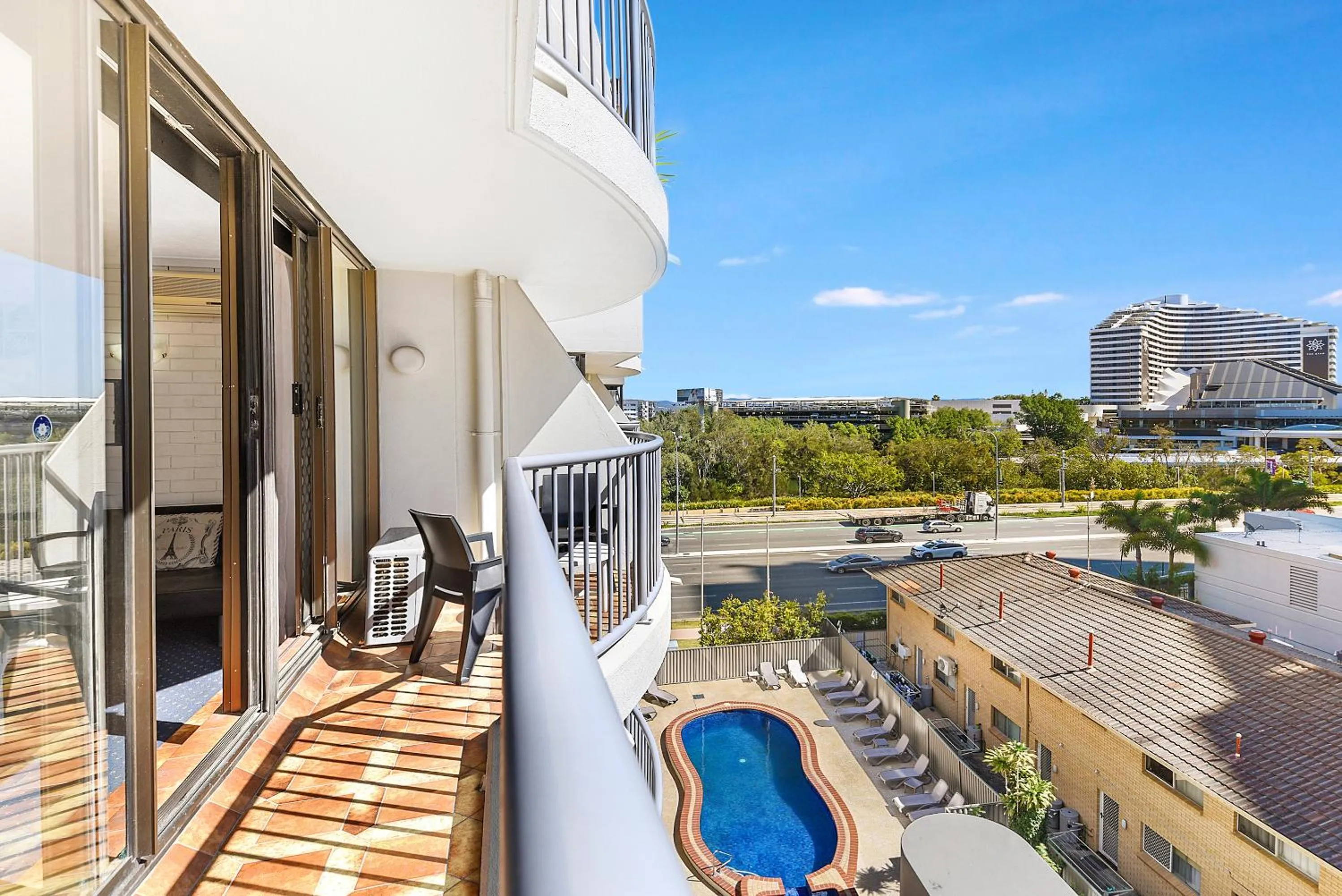 Broadbeach Travel Inn Apartments