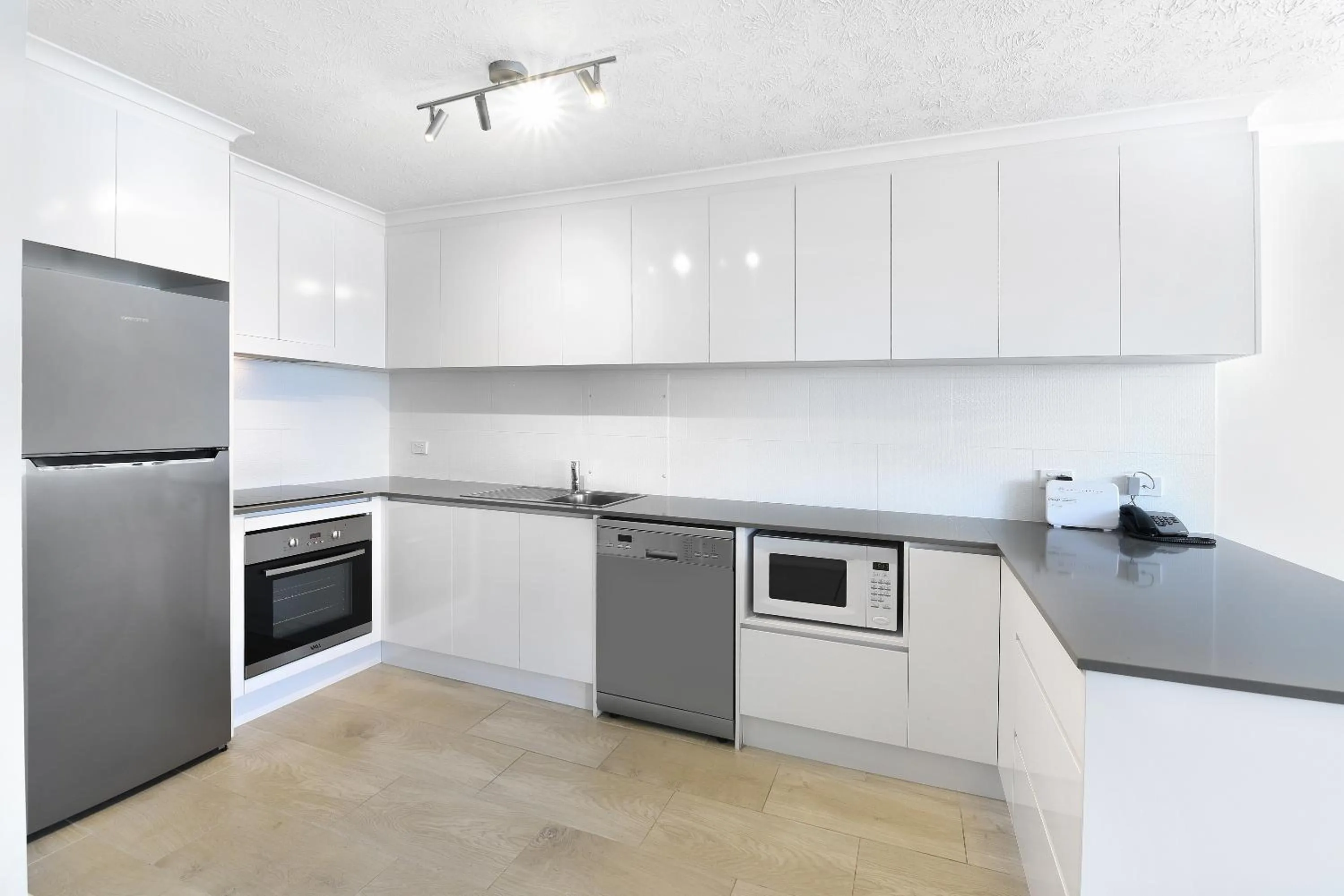 Broadbeach Travel Inn Apartments