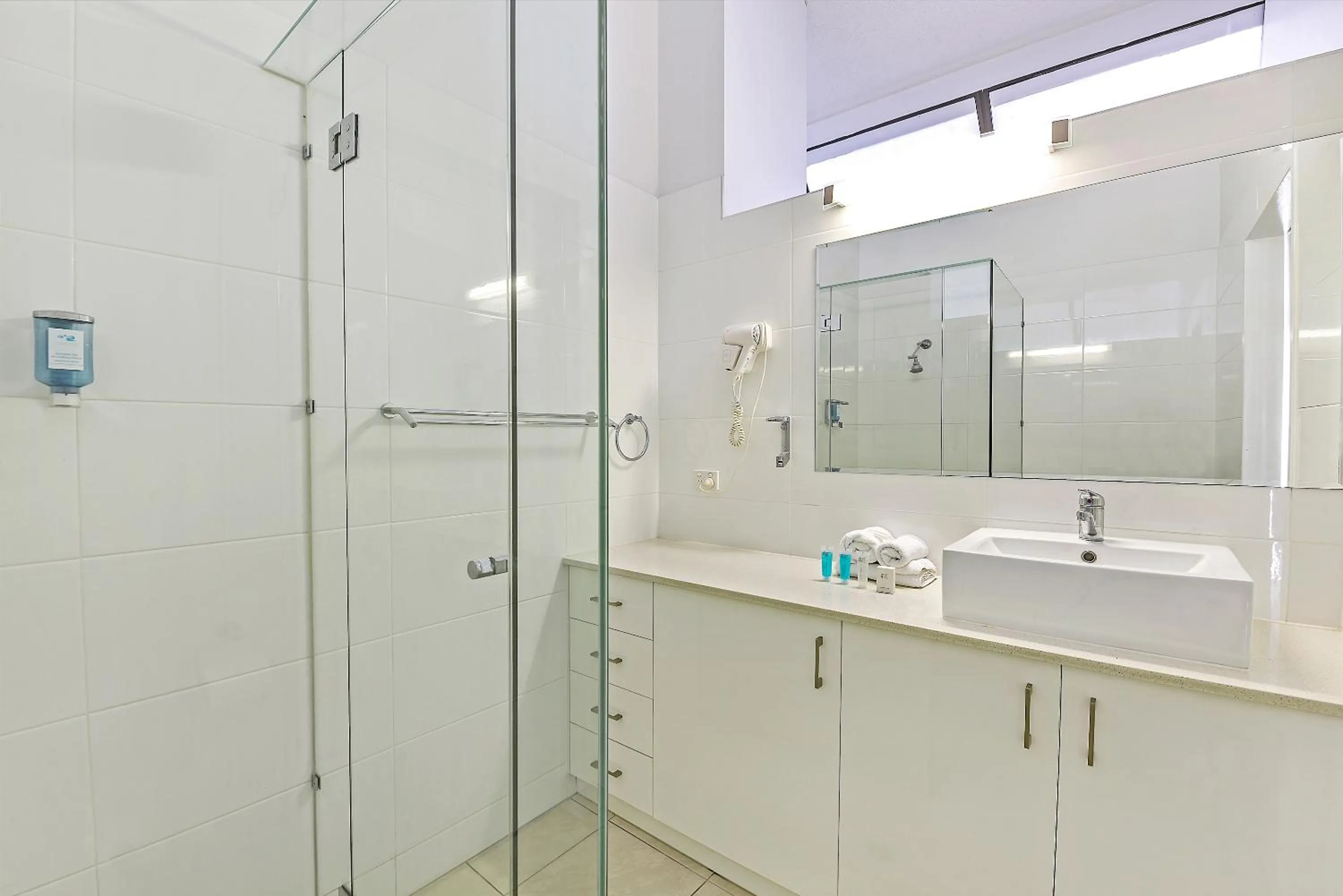 Broadbeach Travel Inn Apartments