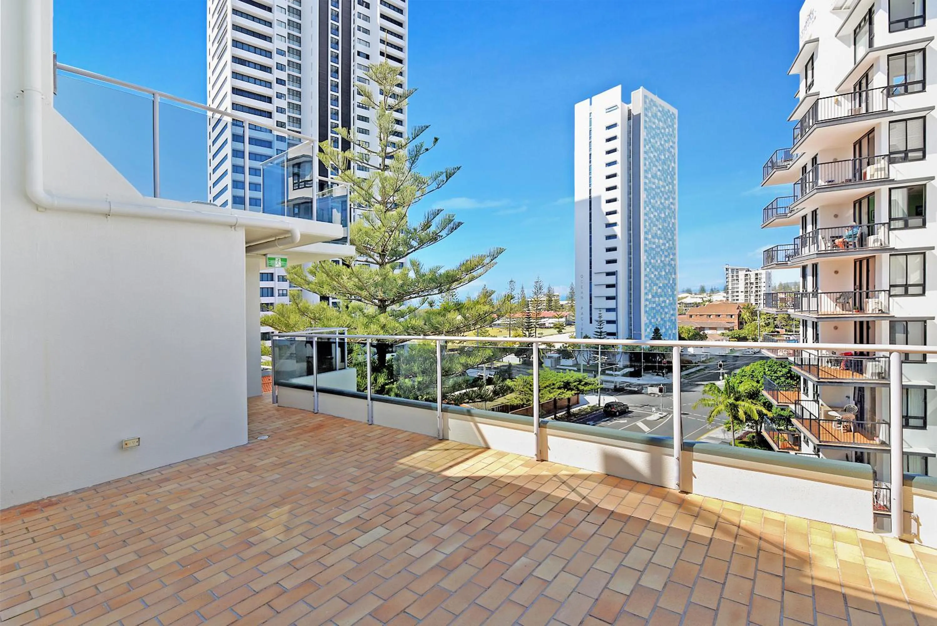 Broadbeach Travel Inn Apartments