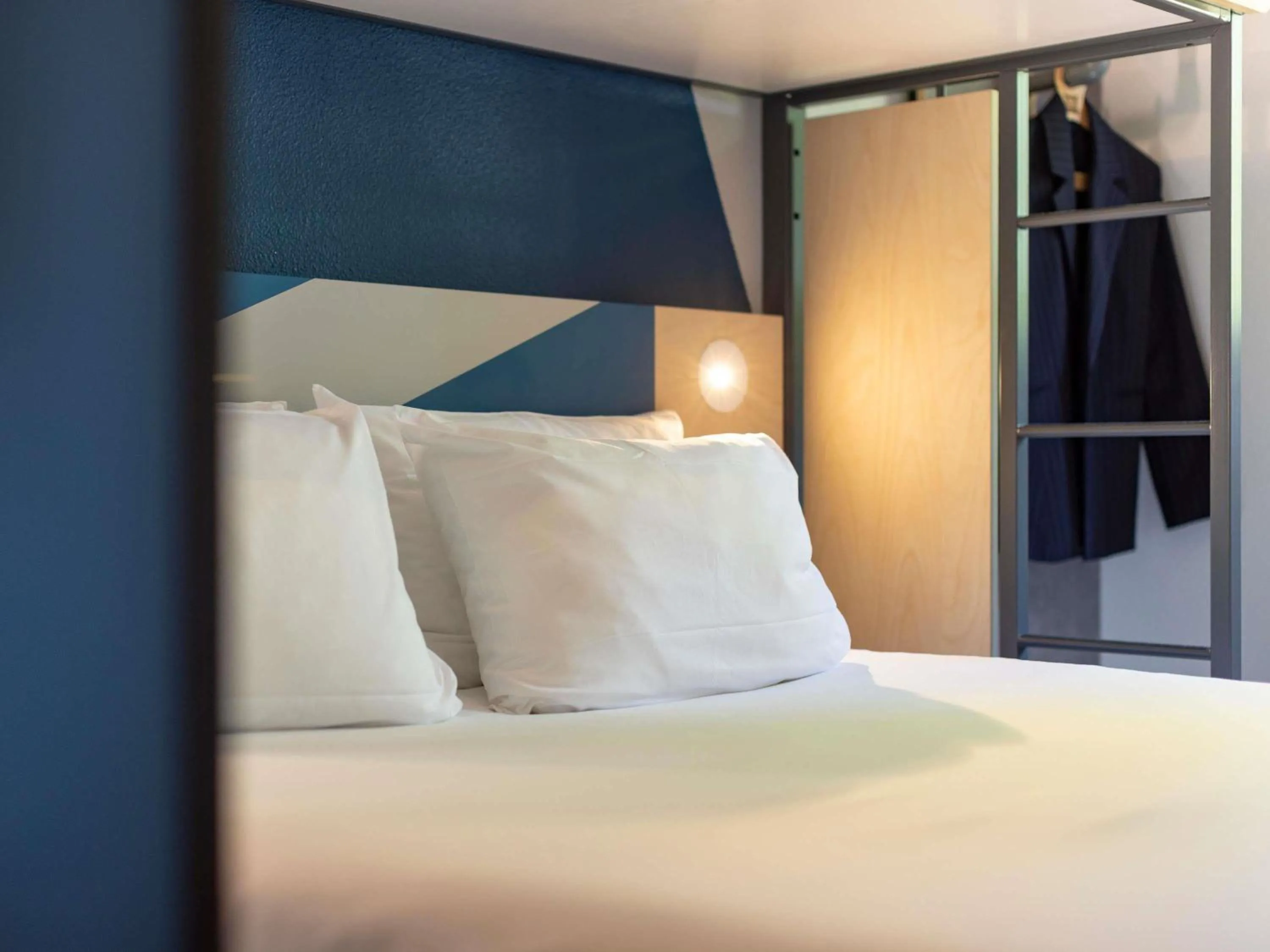 Bedroom, Bed in ibis budget Bourg en Bresse