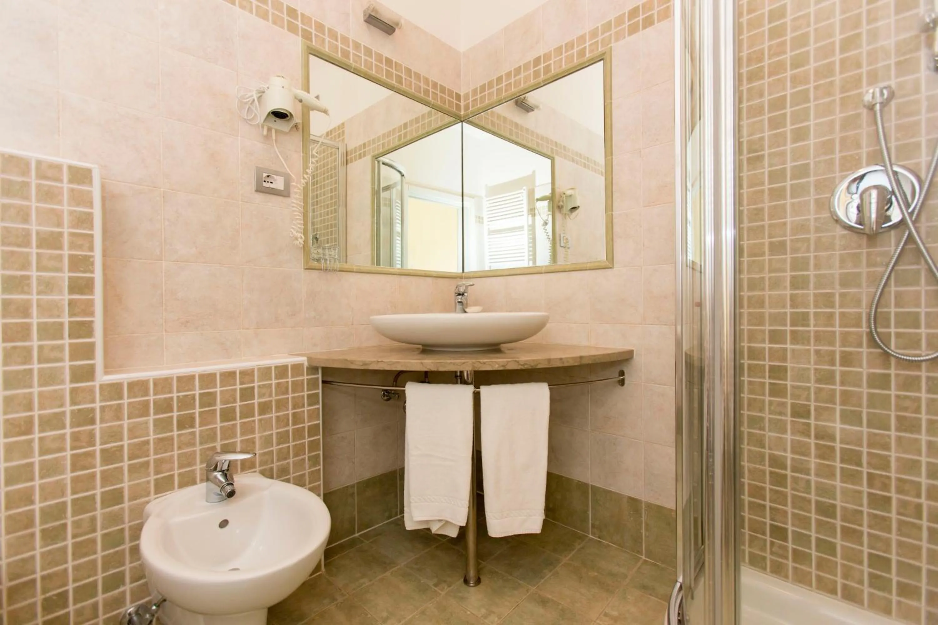 Bathroom in Albergo Garnì Villa Moretti