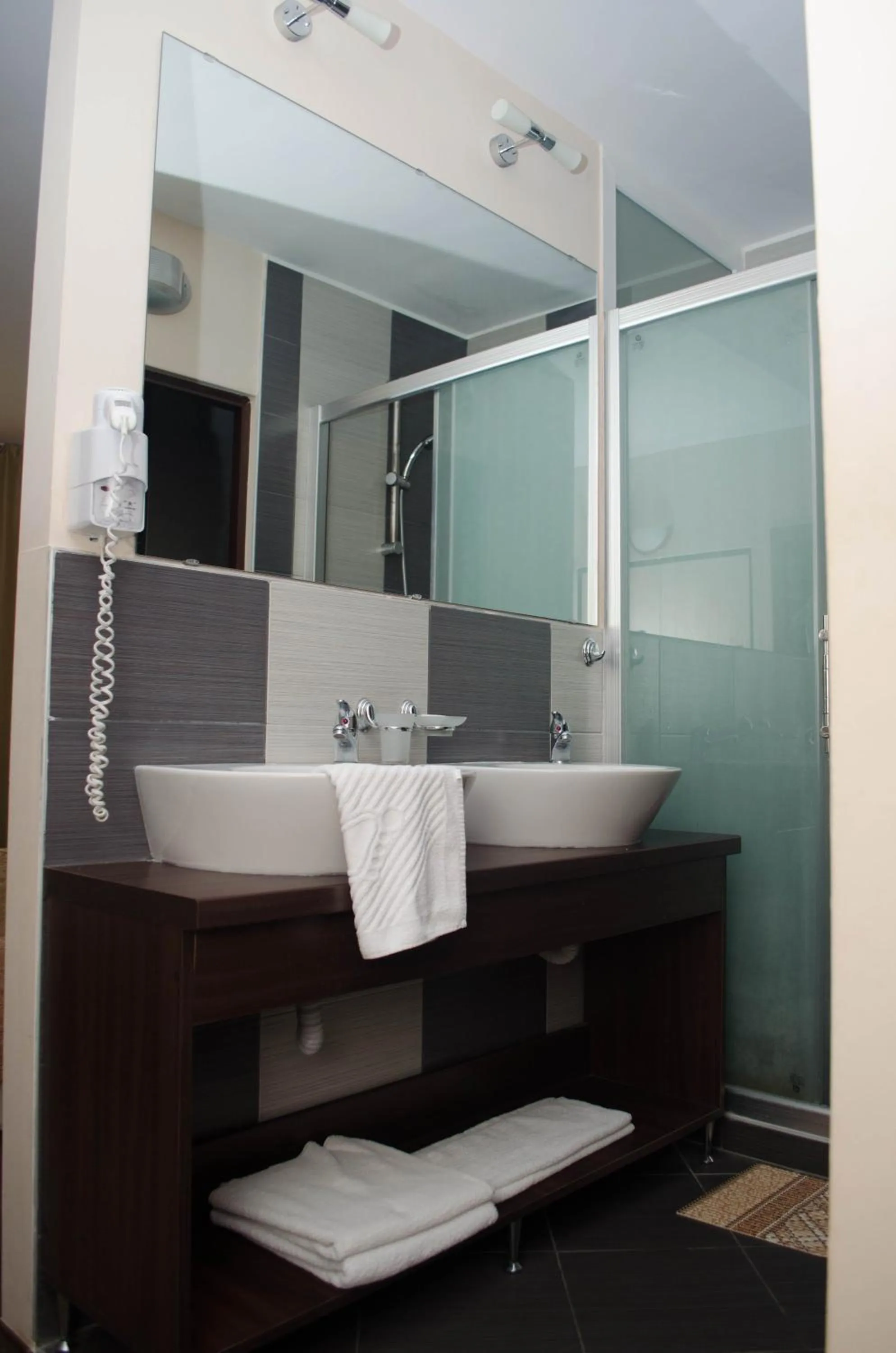 Bathroom in Flagman Hotel