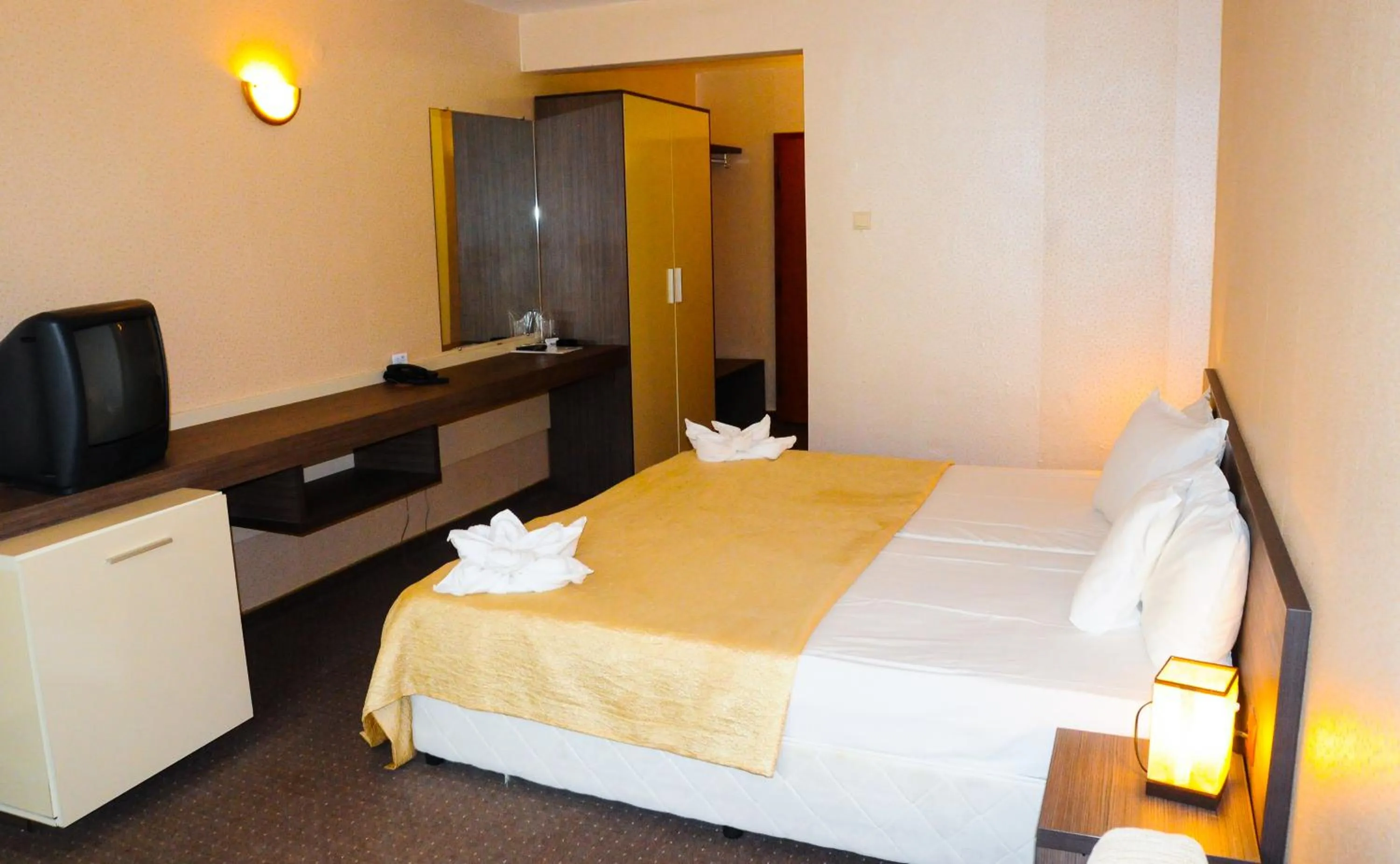 Photo of the whole room, Bed in Flagman Hotel