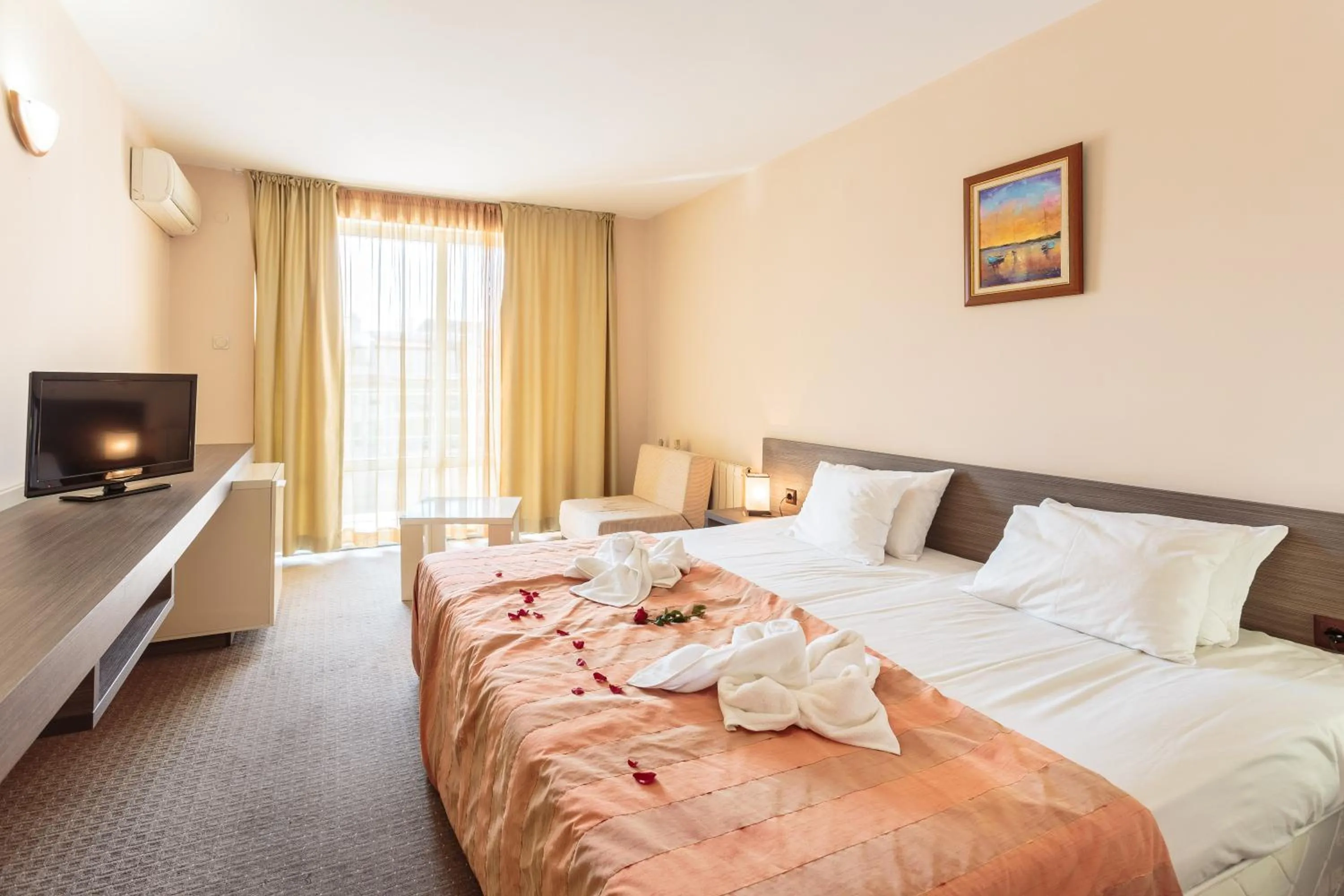 Photo of the whole room, Bed in Flagman Hotel