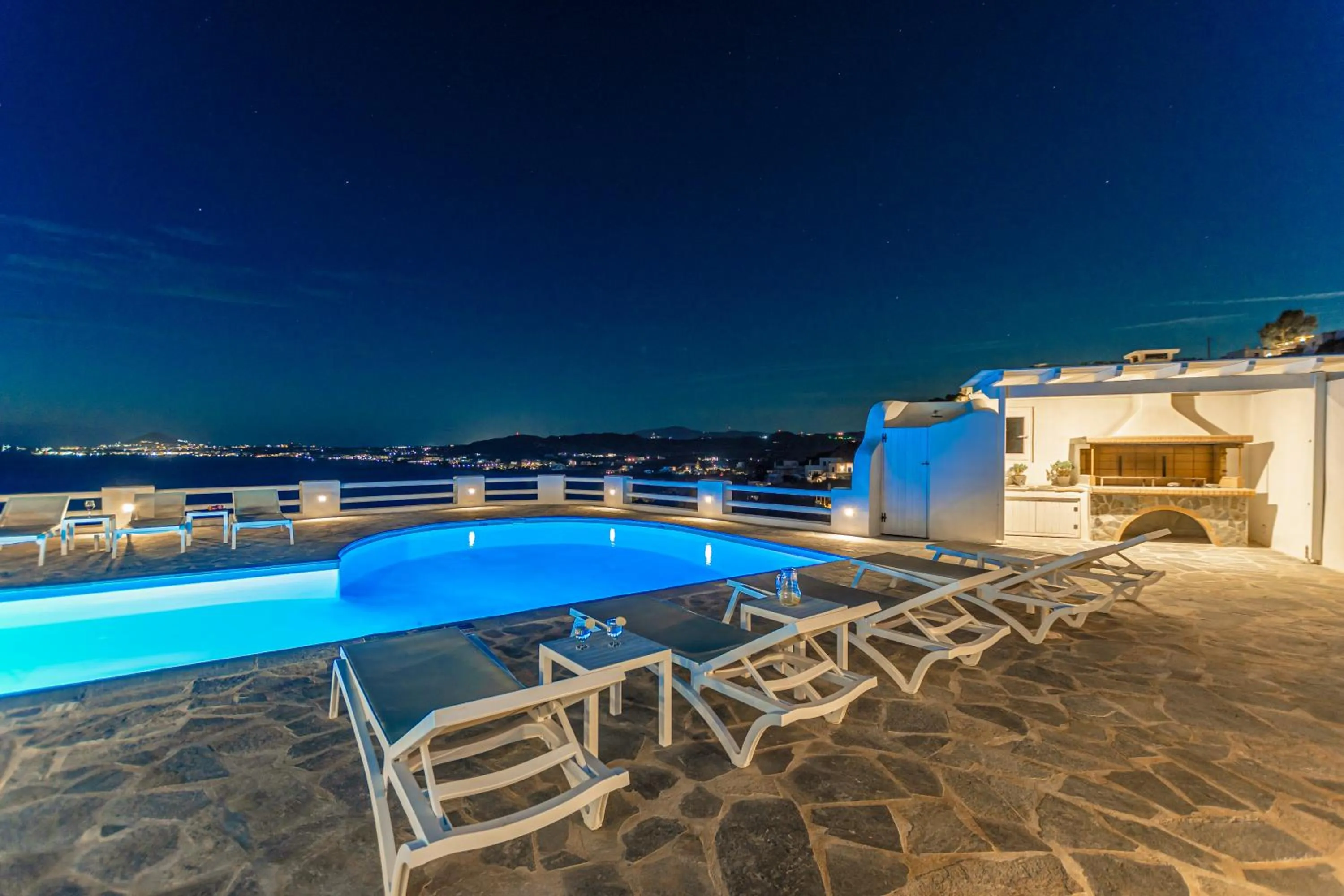 Swimming pool in Apricot and Sea Luxury Villas