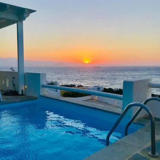 Swimming pool in Apricot and Sea Luxury Villas