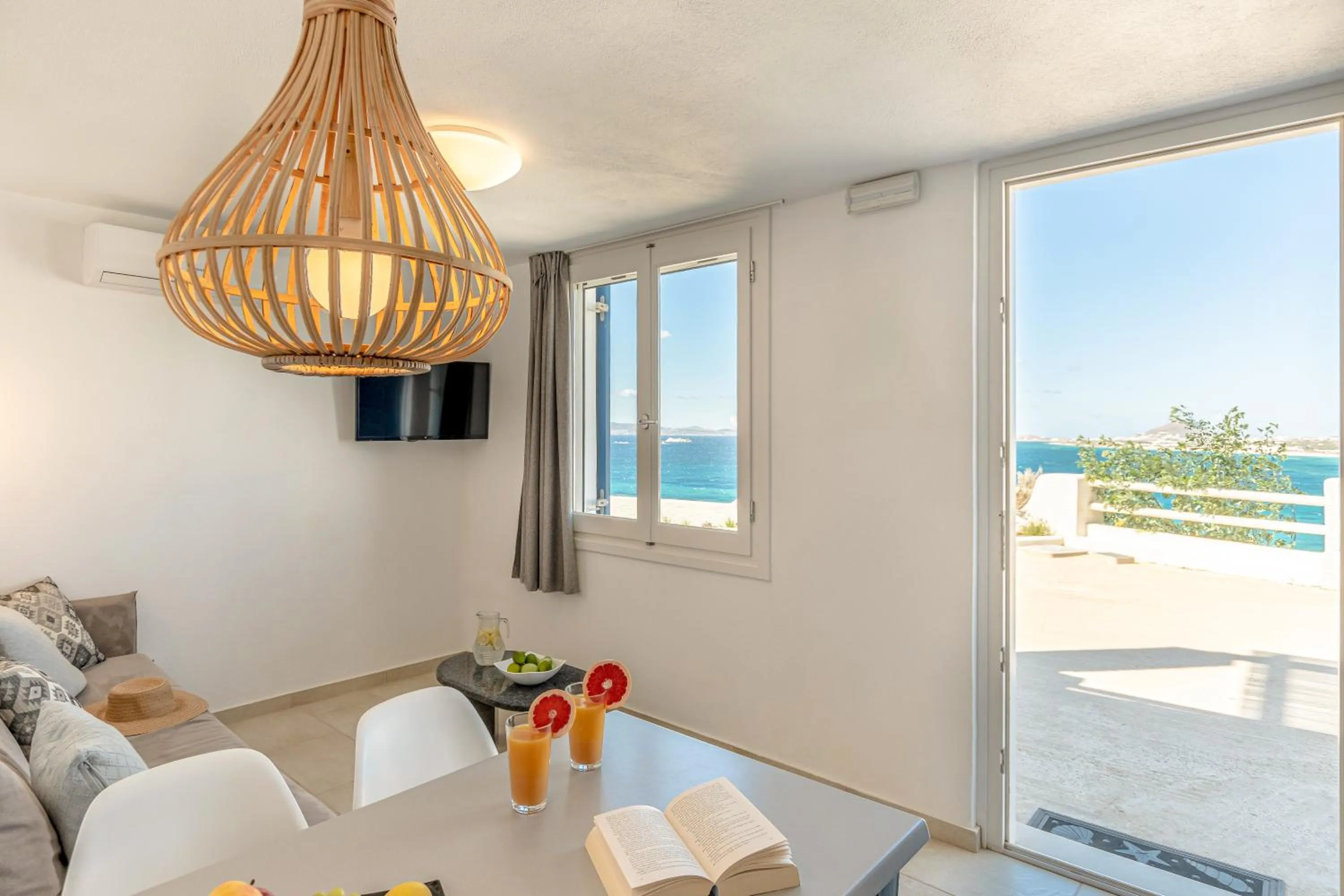 Bed in Apricot and Sea Luxury Villas