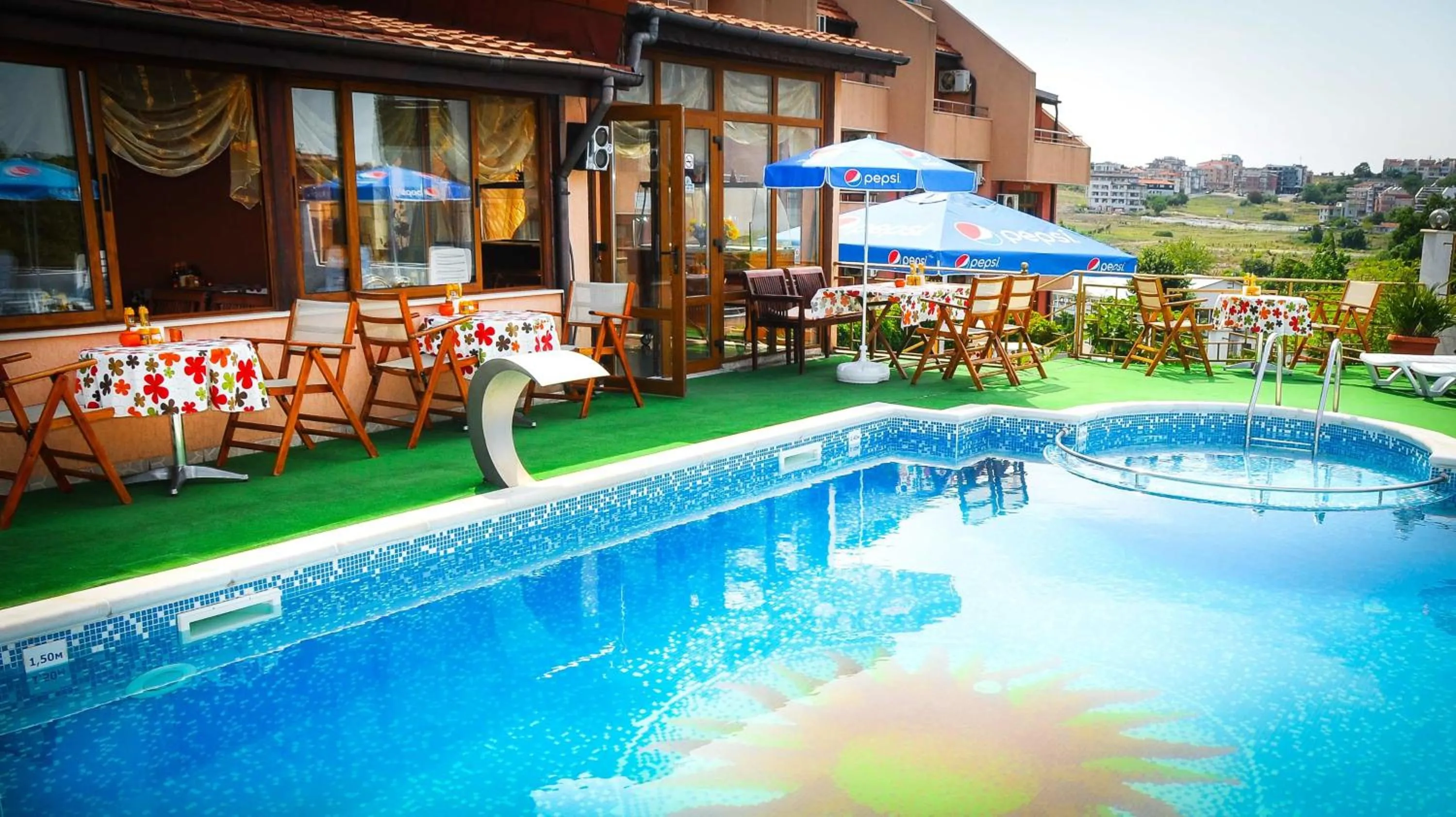 Swimming pool in Hotel Apolis