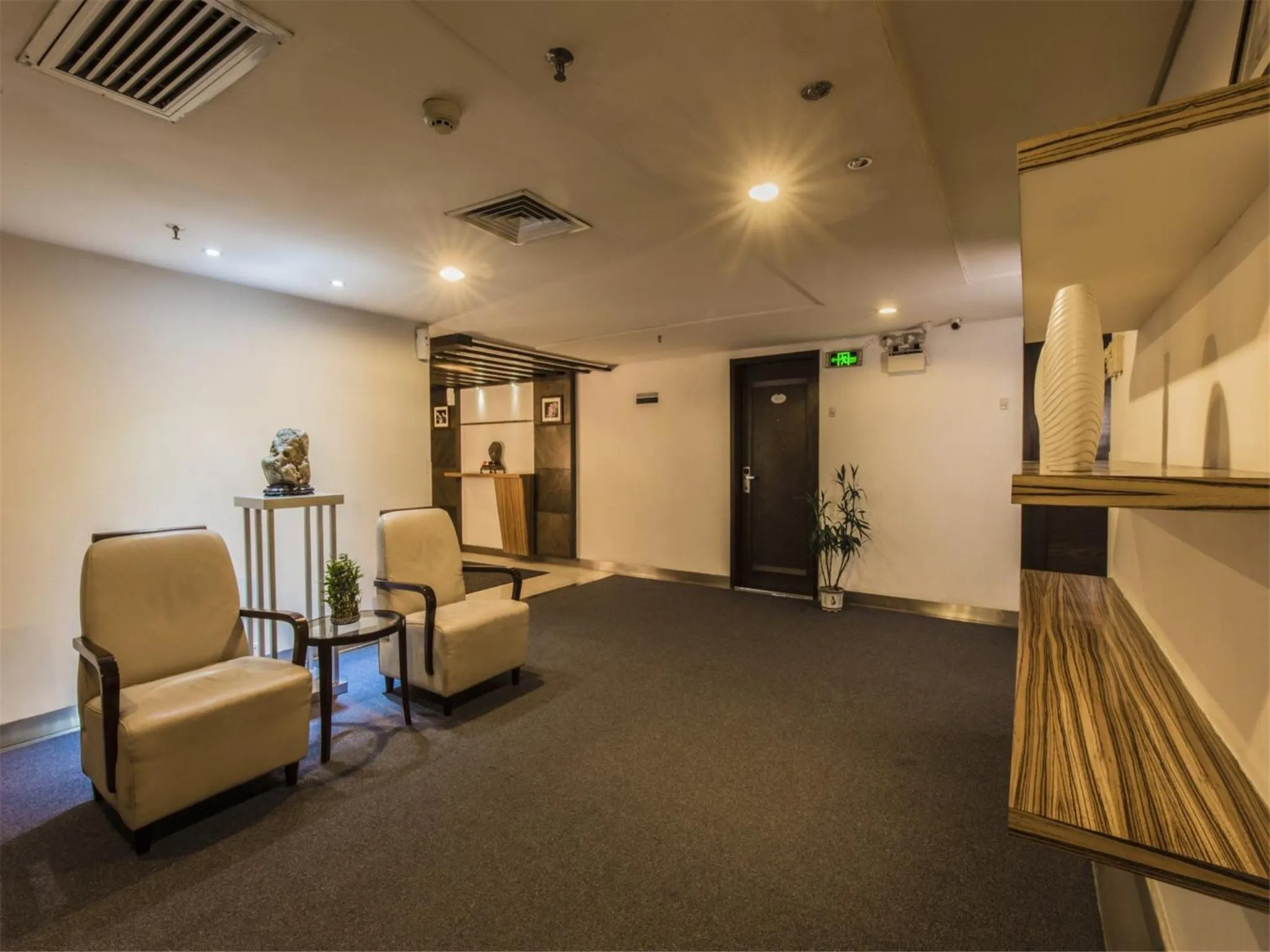 Decorative detail, Lobby/Reception in Zhuhai Special Economic Zone Hotel