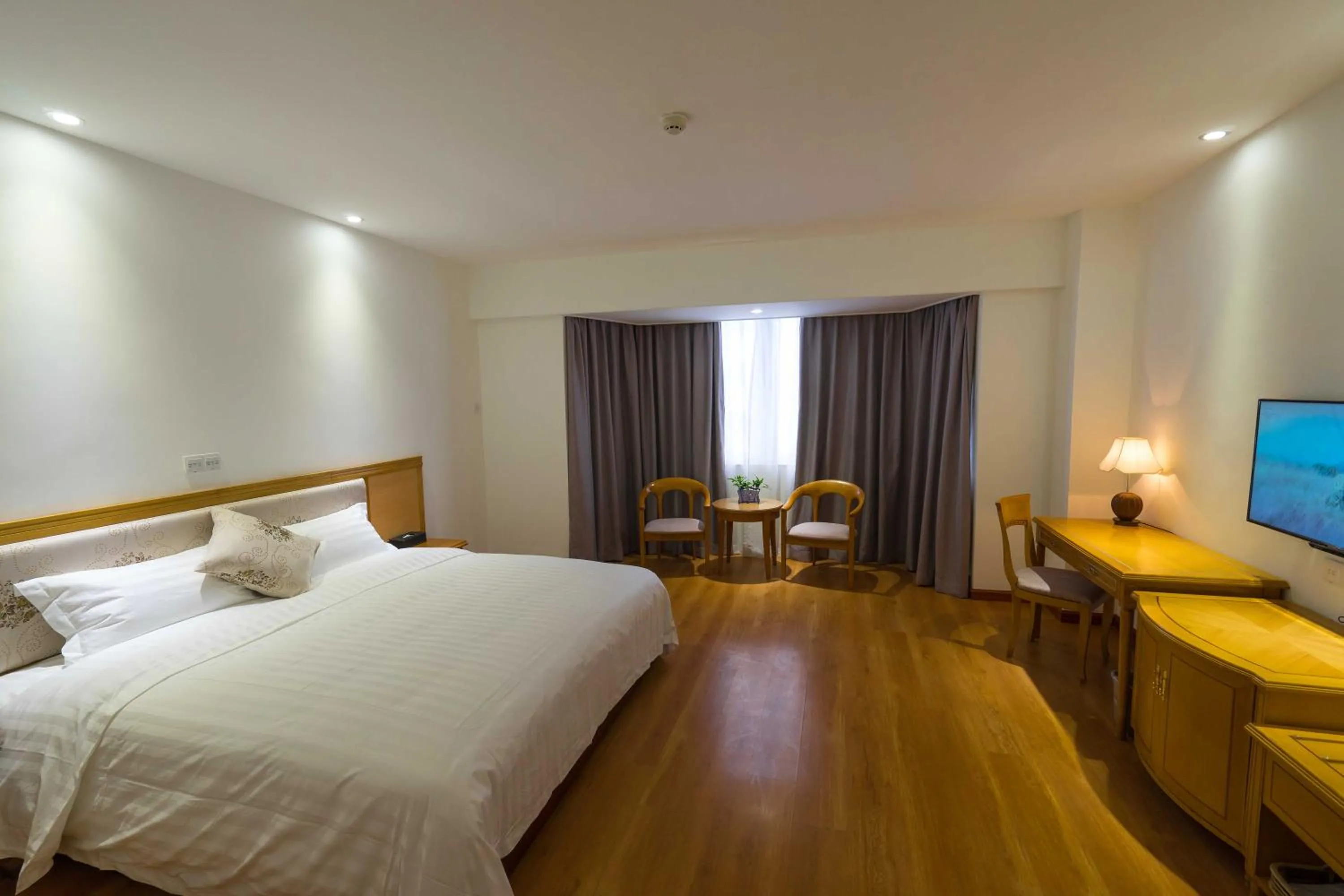 Photo of the whole room, Room Photo in Zhuhai Special Economic Zone Hotel