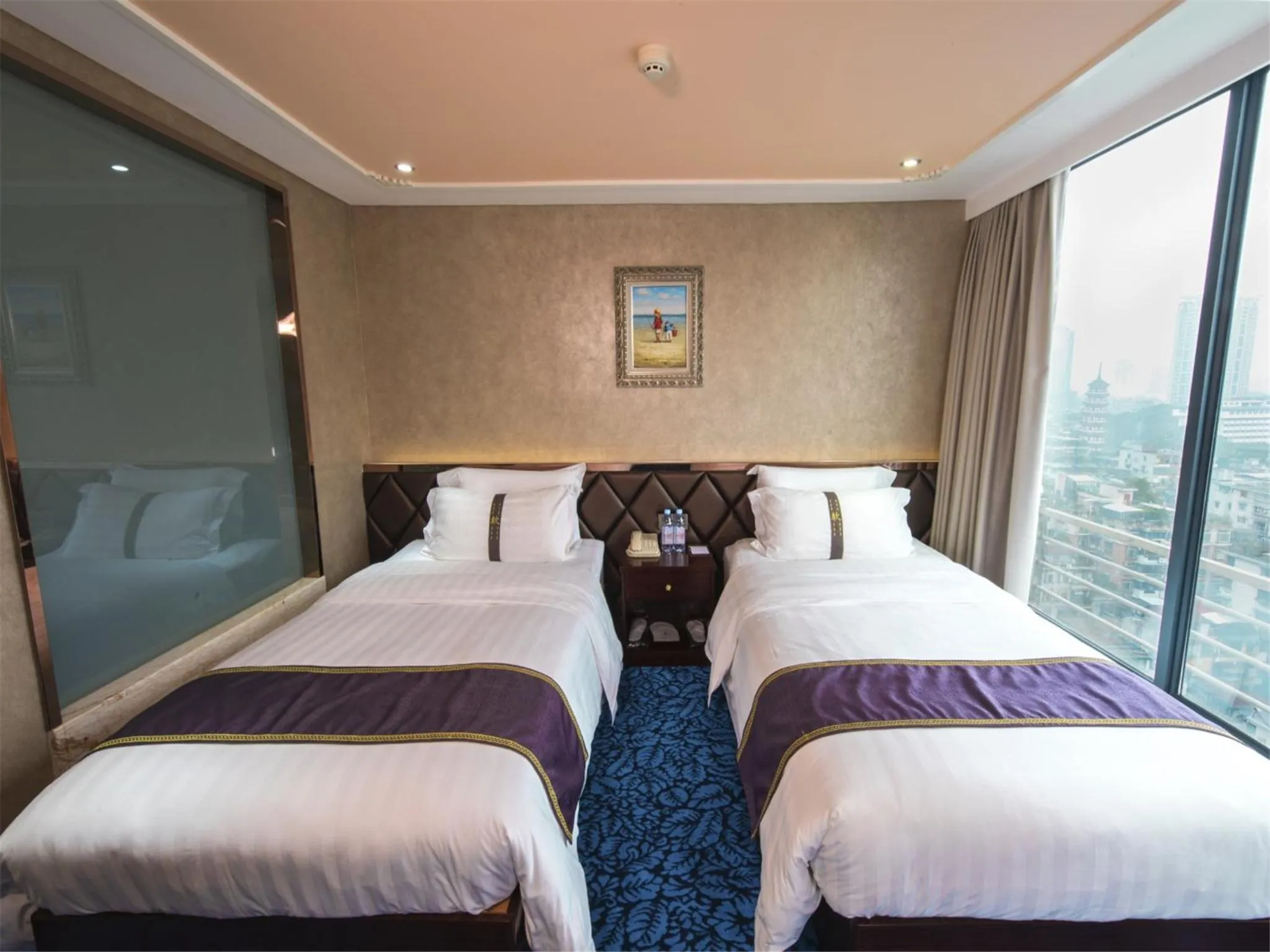 Bedroom in Zhuhai Special Economic Zone Hotel