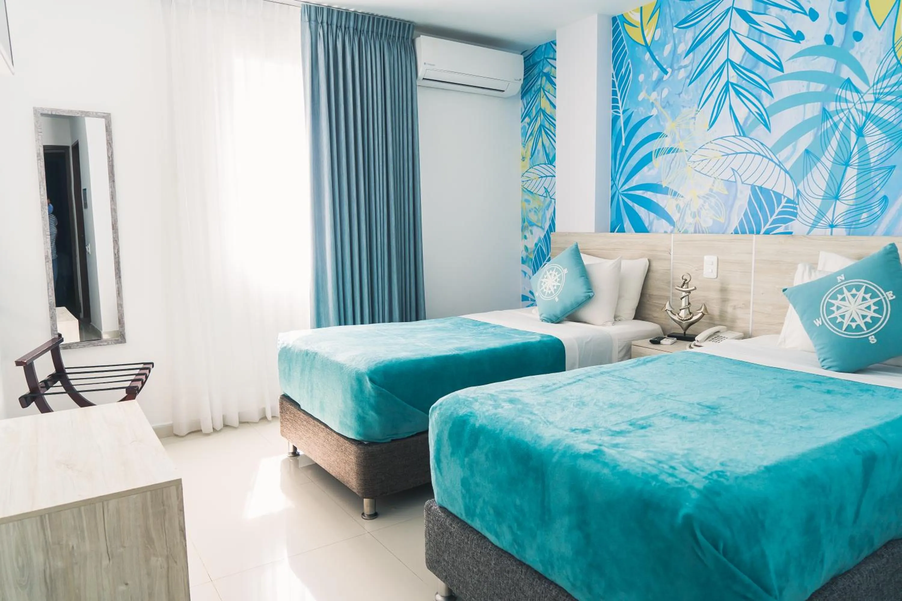 Photo of the whole room, Bed in Sea Colors Hotel