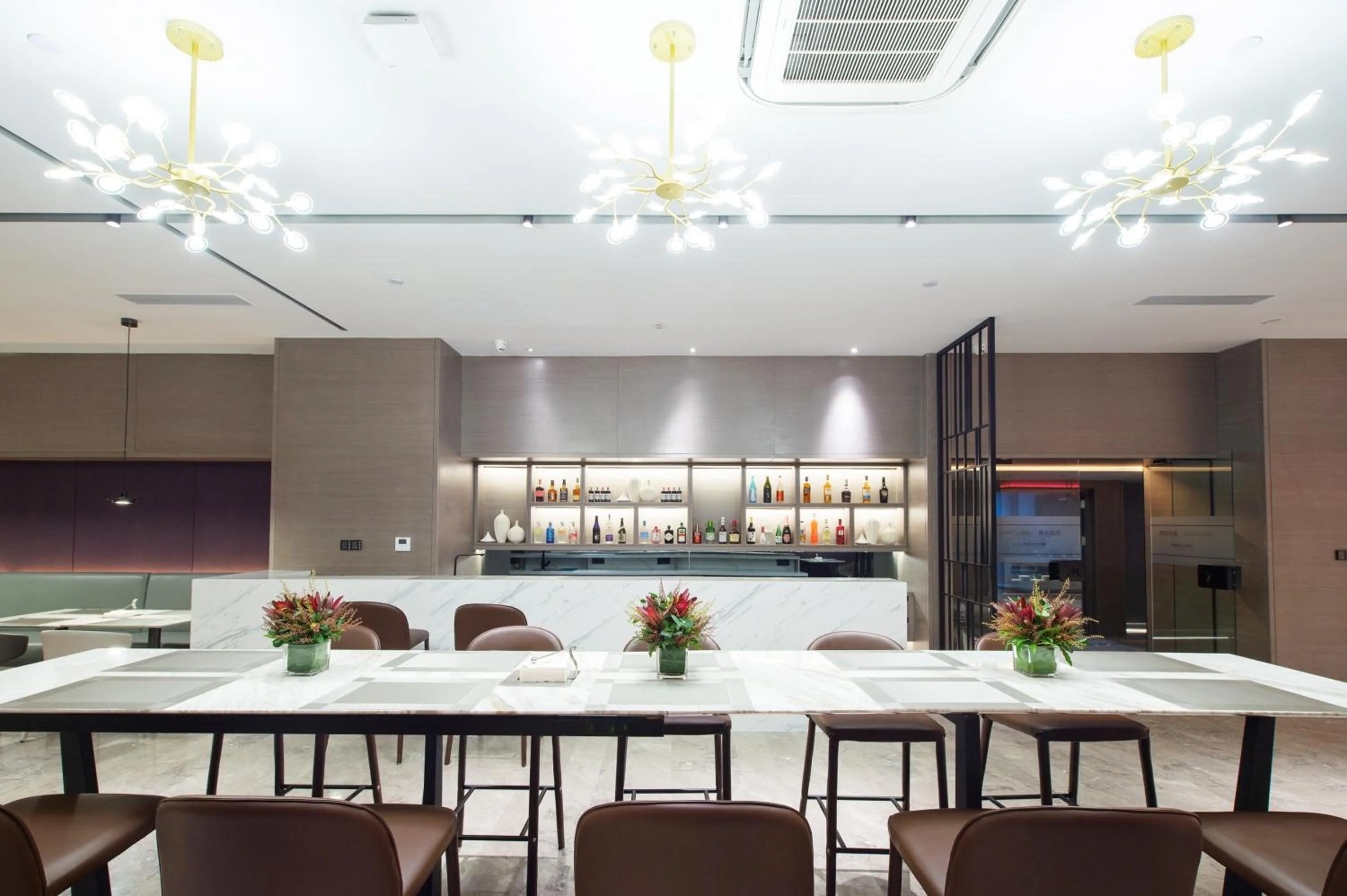 Restaurant/places to eat in Mercure Harbin Central Street Sophia Church