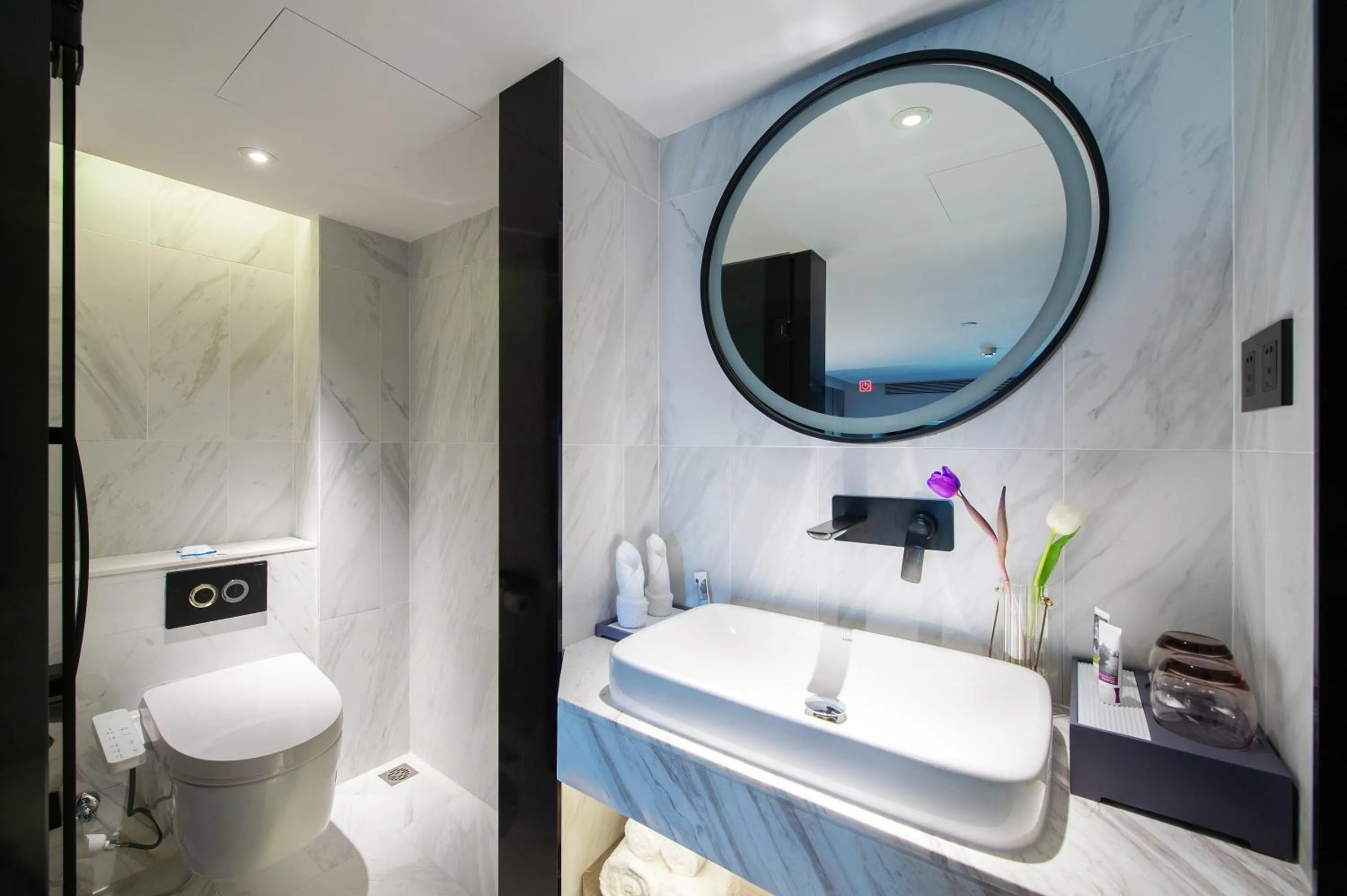 Toilet, Bed in Mercure Harbin Central Street Sophia Church