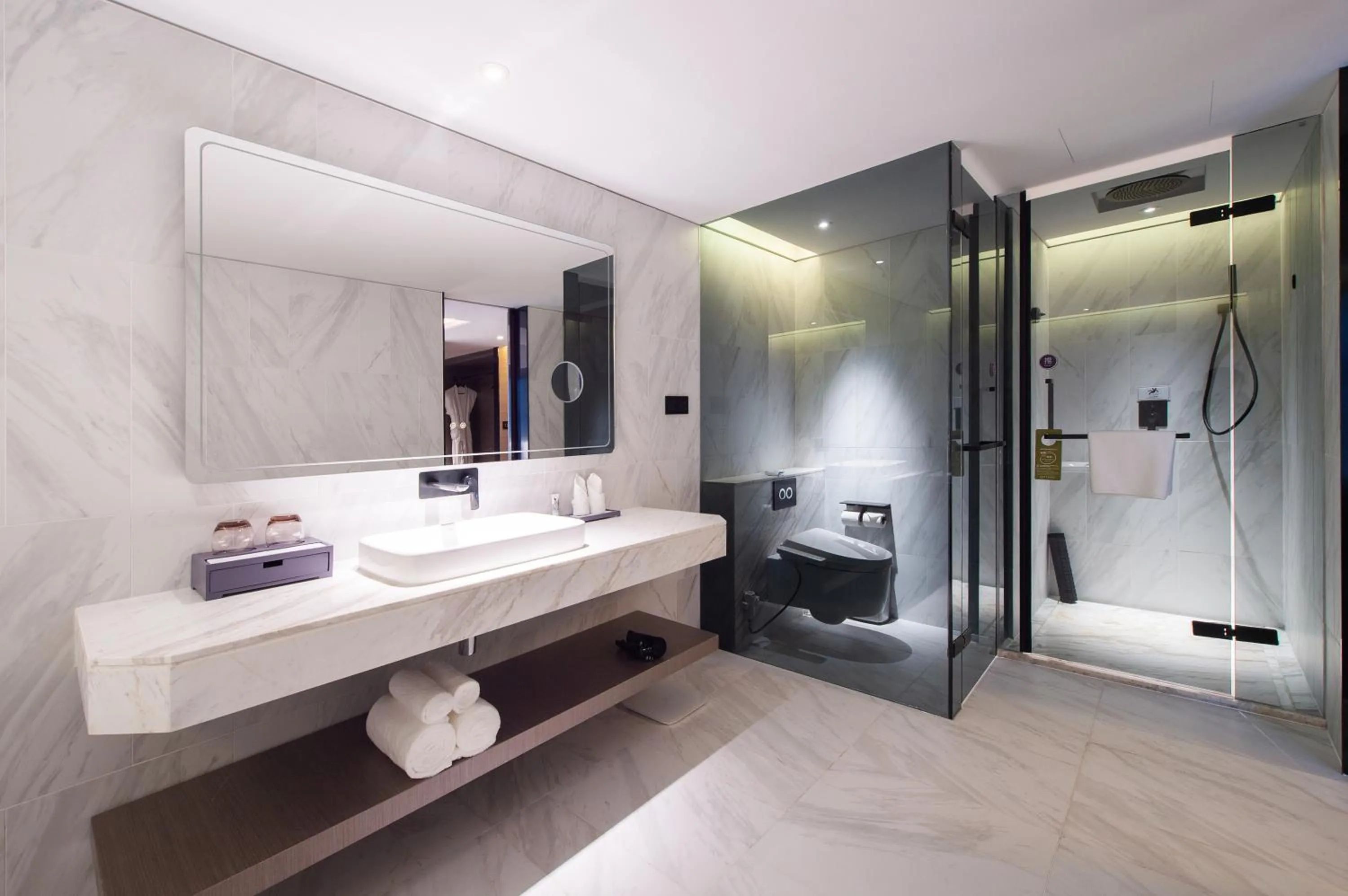 Toilet in Mercure Harbin Central Street Sophia Church