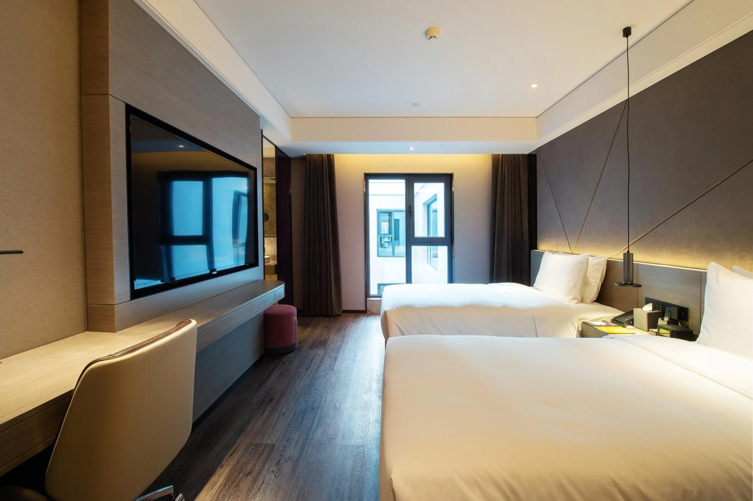 Photo of the whole room, Bed in Mercure Harbin Central Street Sophia Church