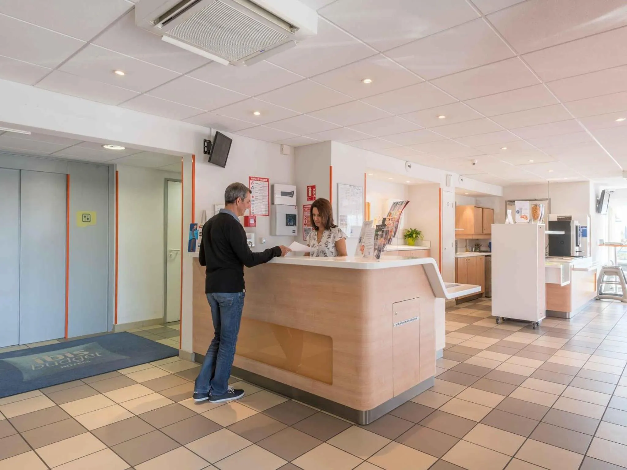 Property building in ibis budget Amberieu en Bugey/Chateau Gaillard A42