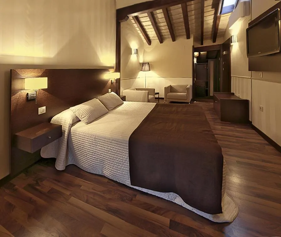 Bedroom, Bed in Hotel Rural Plaza Mayor Chinchon