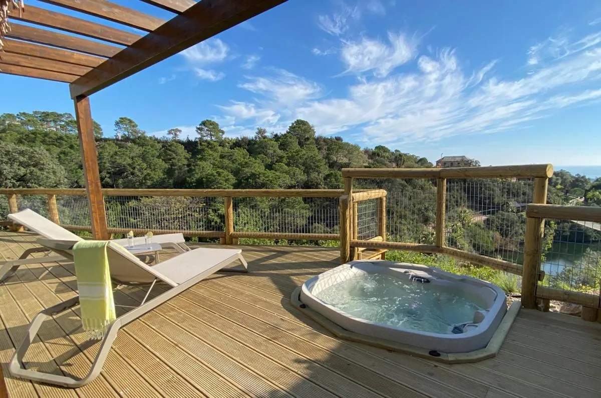 Balcony/Terrace in Hotel Selwo Lodge - Animal Park Tickets Included