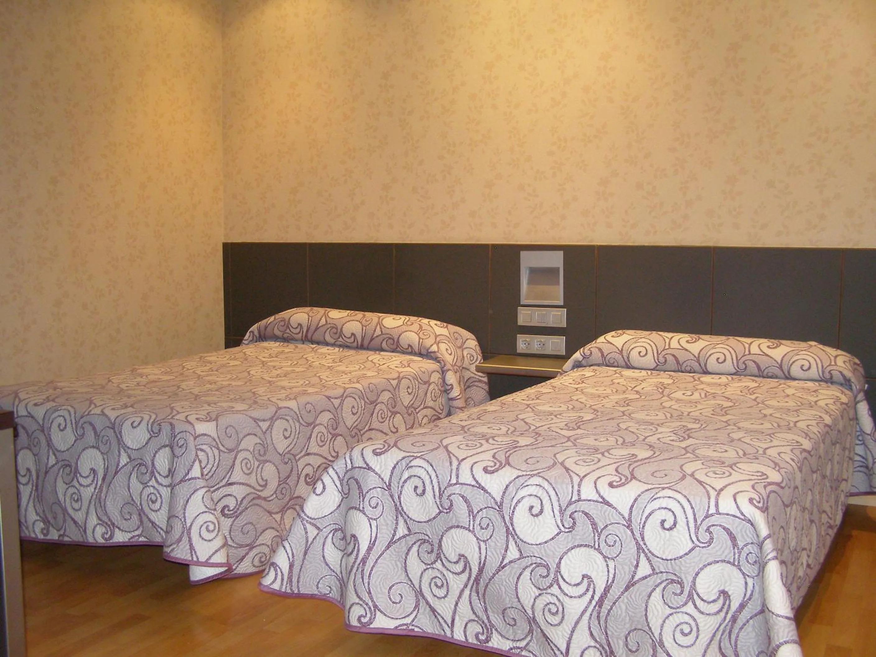 Bedroom, Bed in Hotel Area Serrano