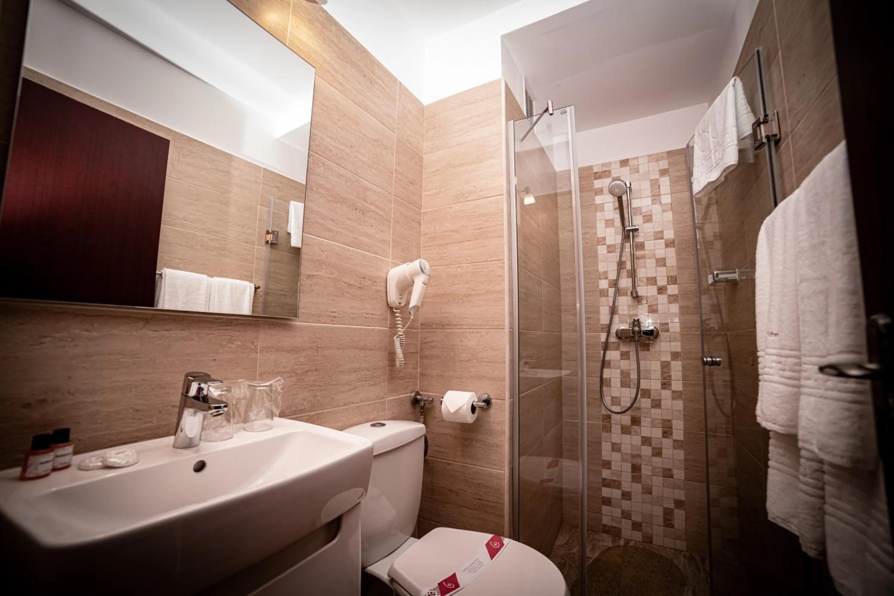 Bathroom in Hotel Corina