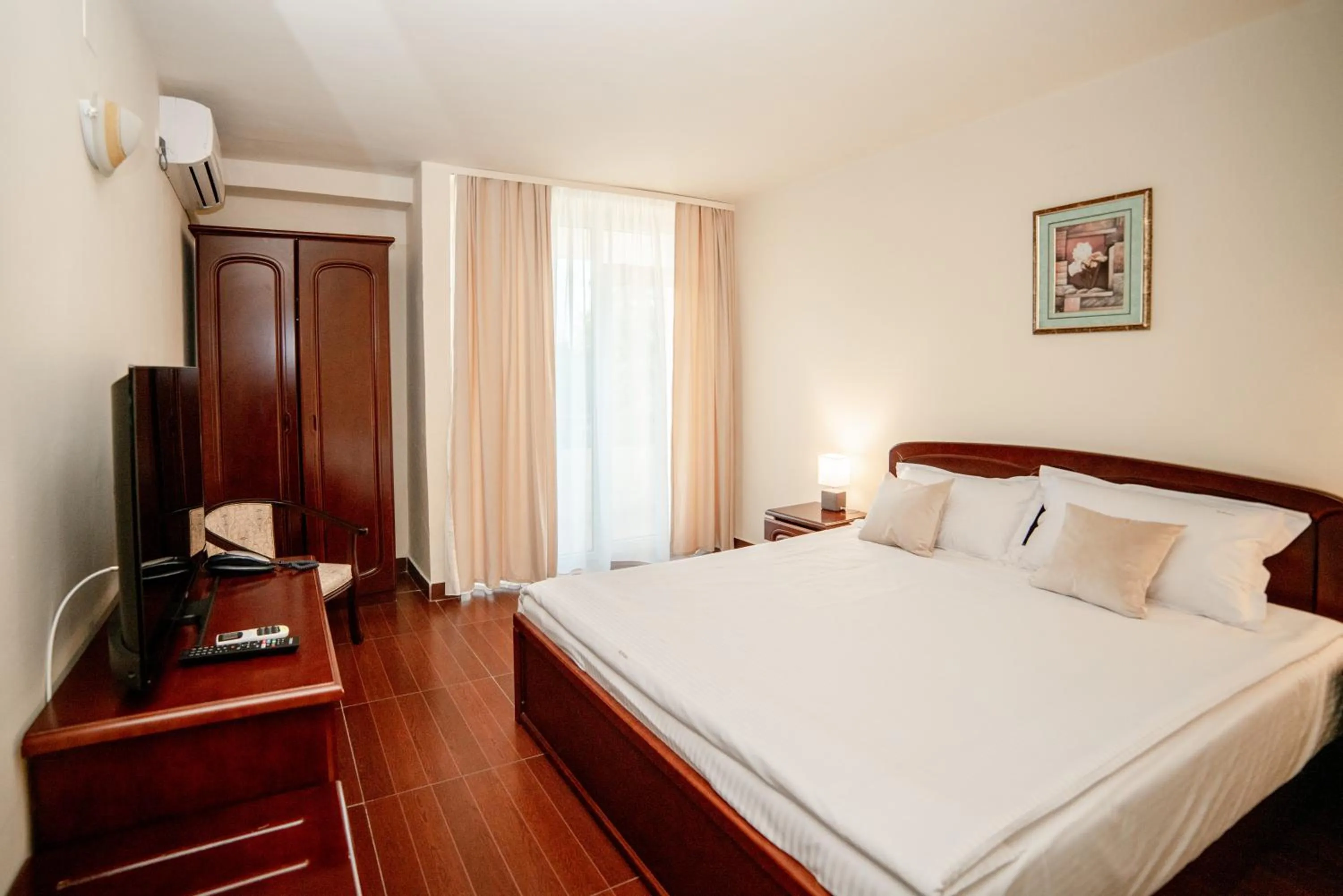 Bedroom, Bed in Hotel Corina