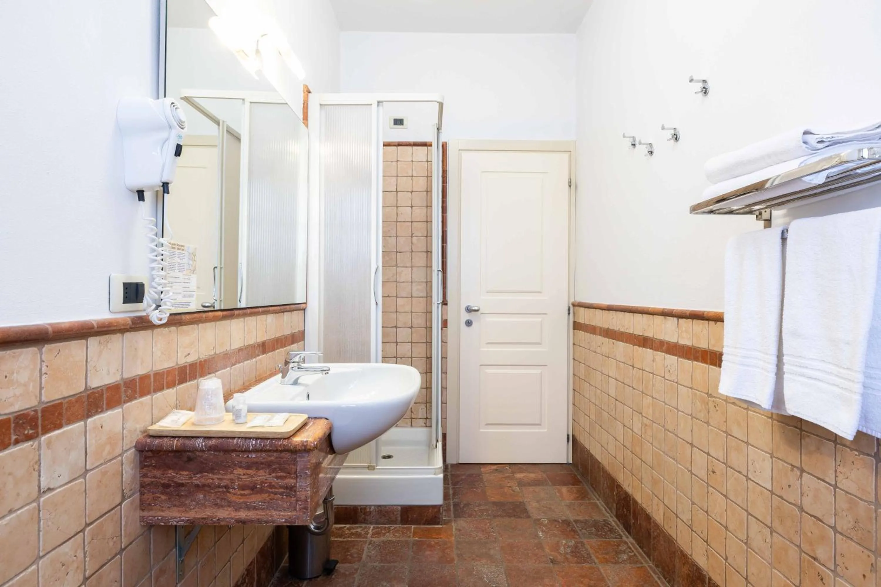 Shower in Hotel La Fertè