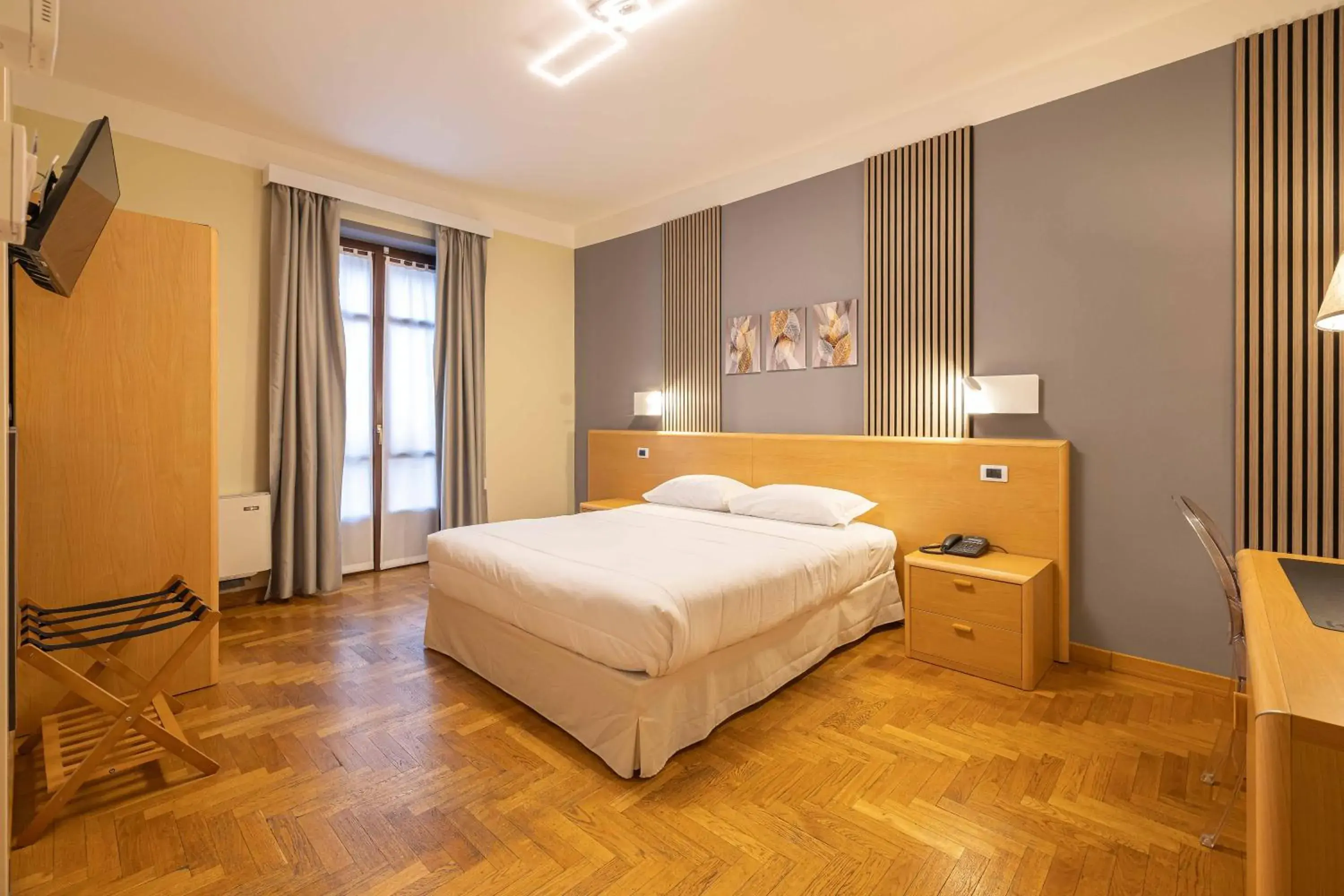 Superior King Room with View in Hotel La Fertè Superior King Room with View in Hotel La Fertè