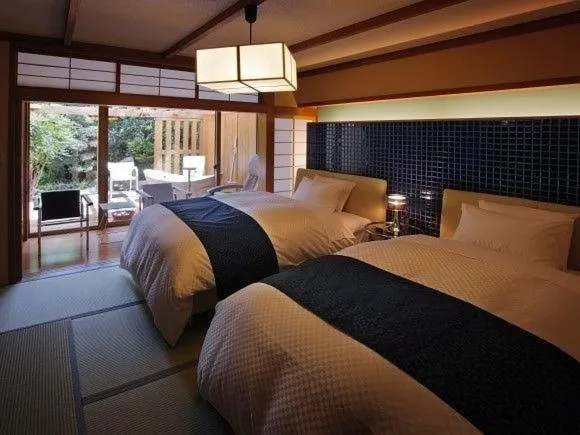 Bed in Tsukinoike