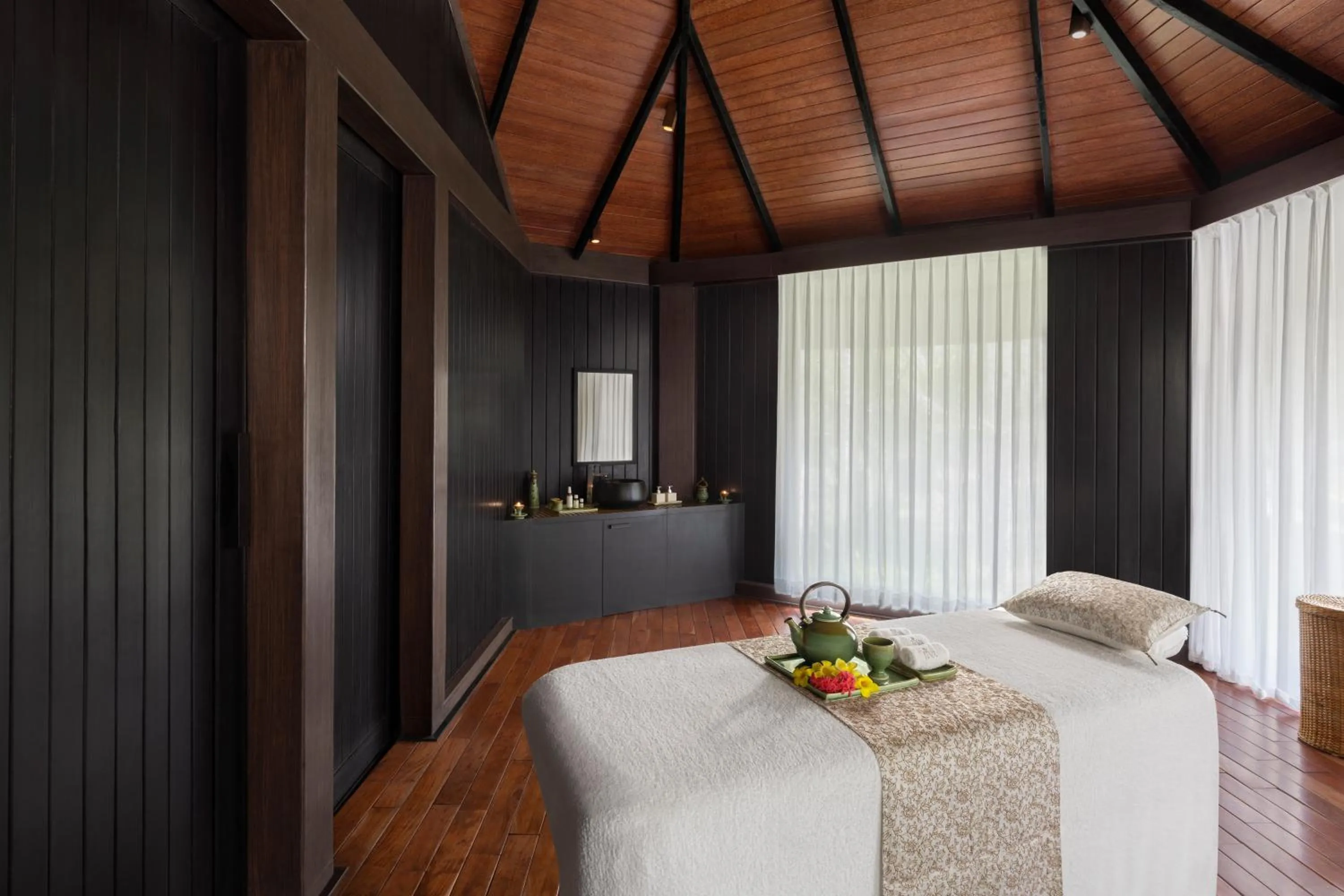 Spa and wellness centre/facilities, Bed in Taj Exotica Resort & Spa, Andamans
