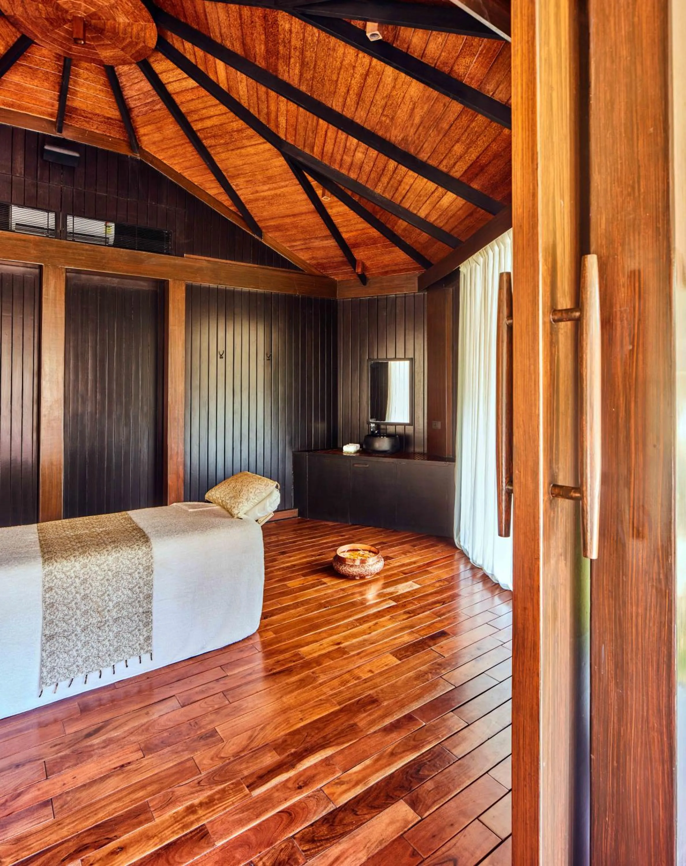 Massage in Taj Exotica Resort & Spa, Andamans