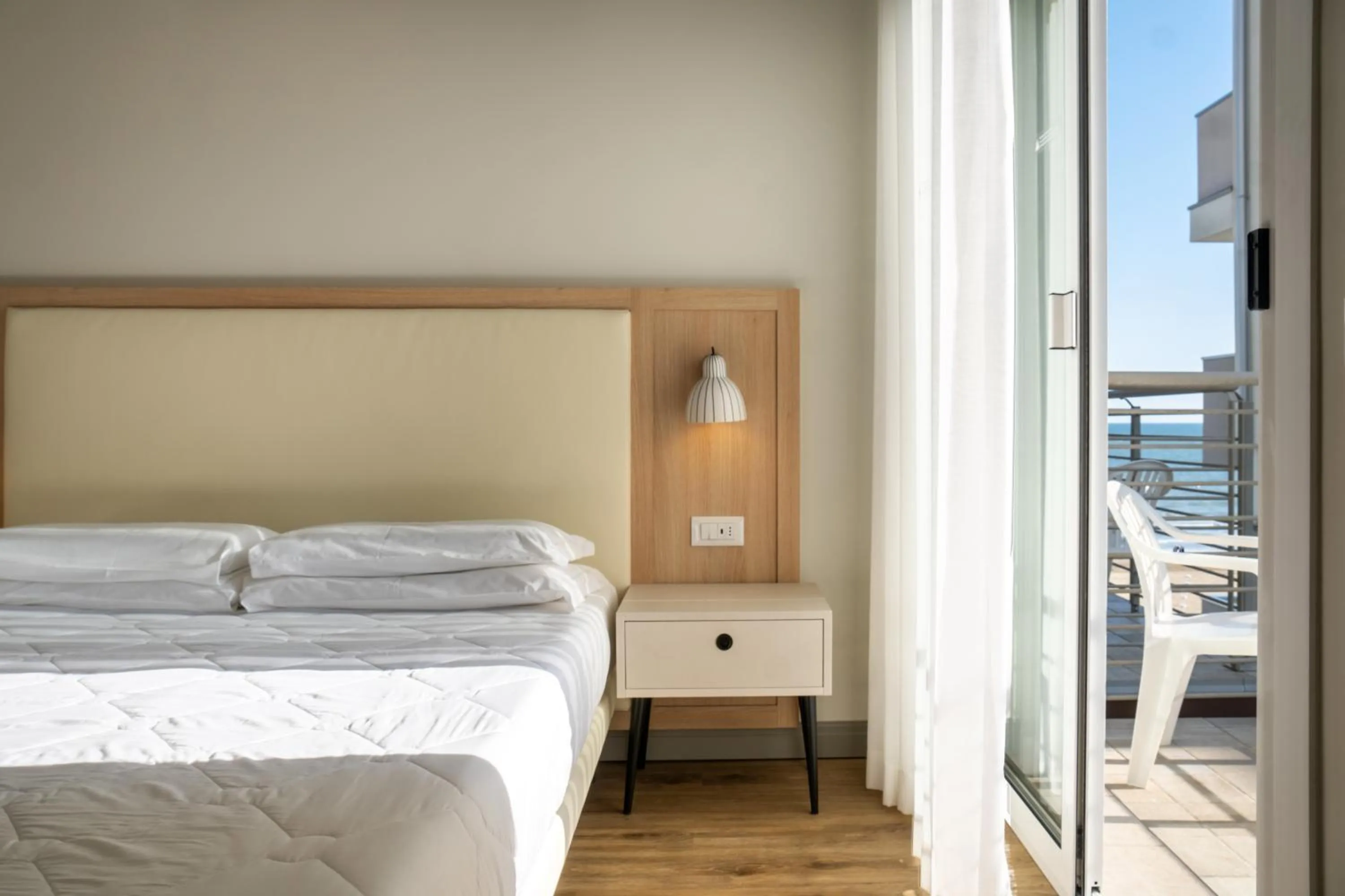 View (from property/room), Bed in Hotel Columbia & Ninfea