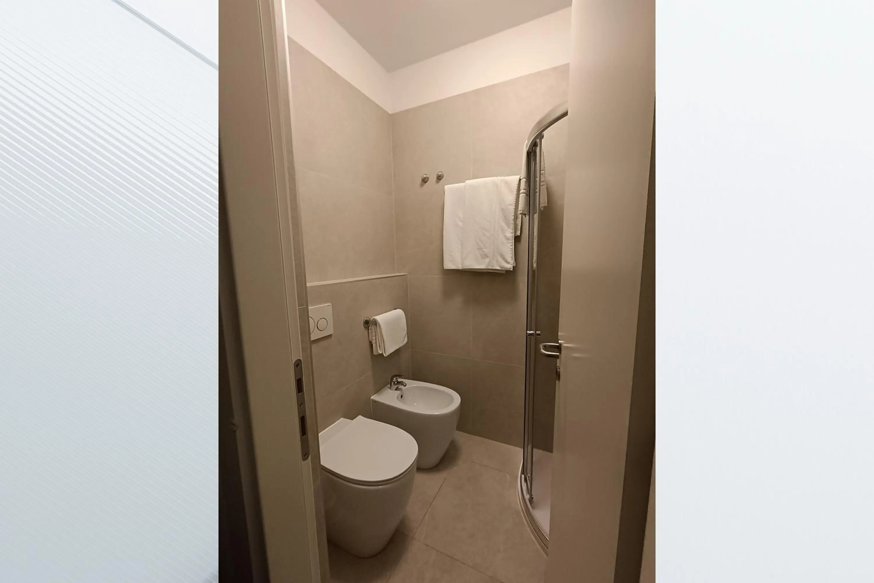 Bathroom in Hotel Columbia & Ninfea