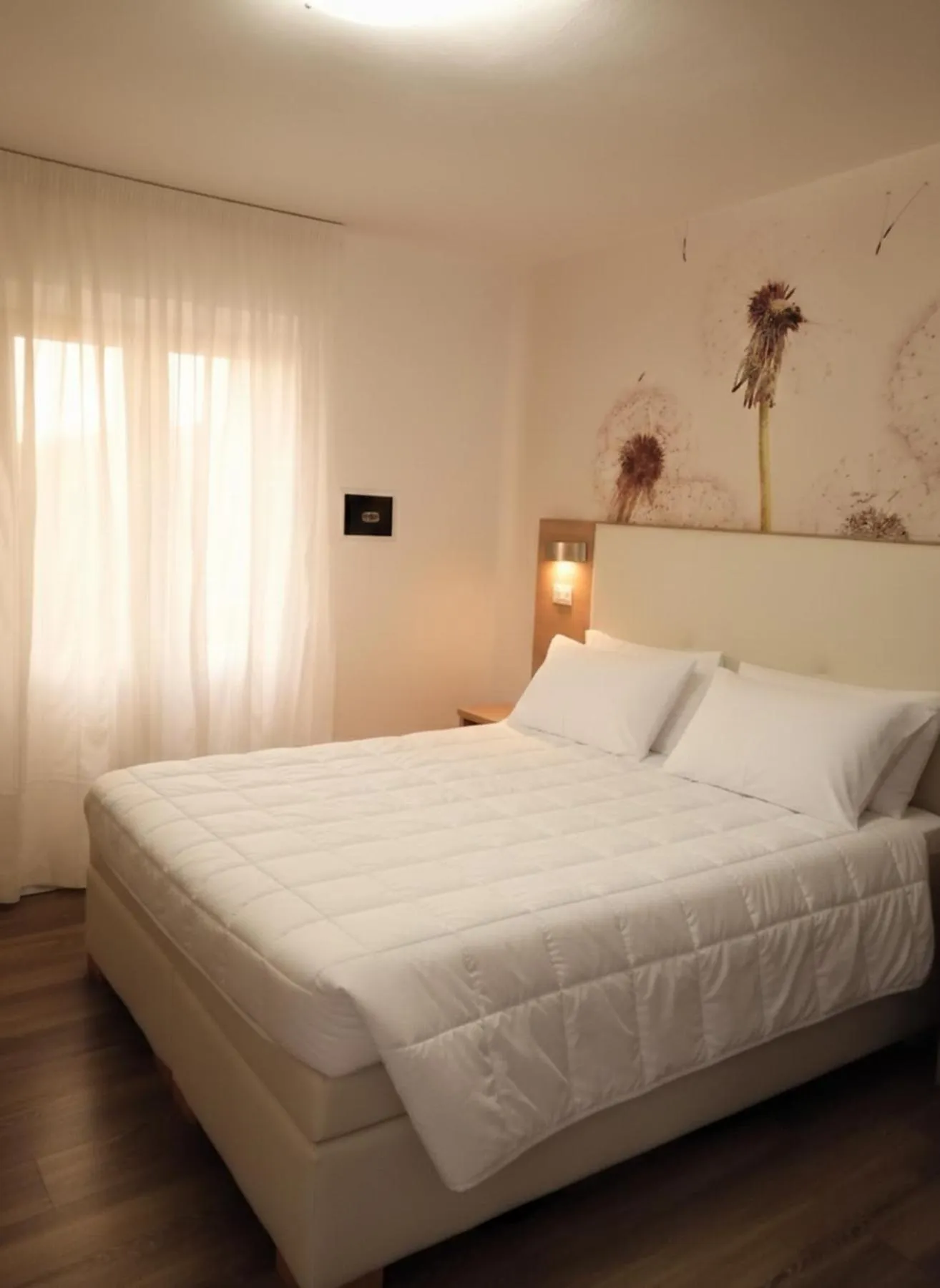 Bedroom, Bed in Hotel Columbia & Ninfea