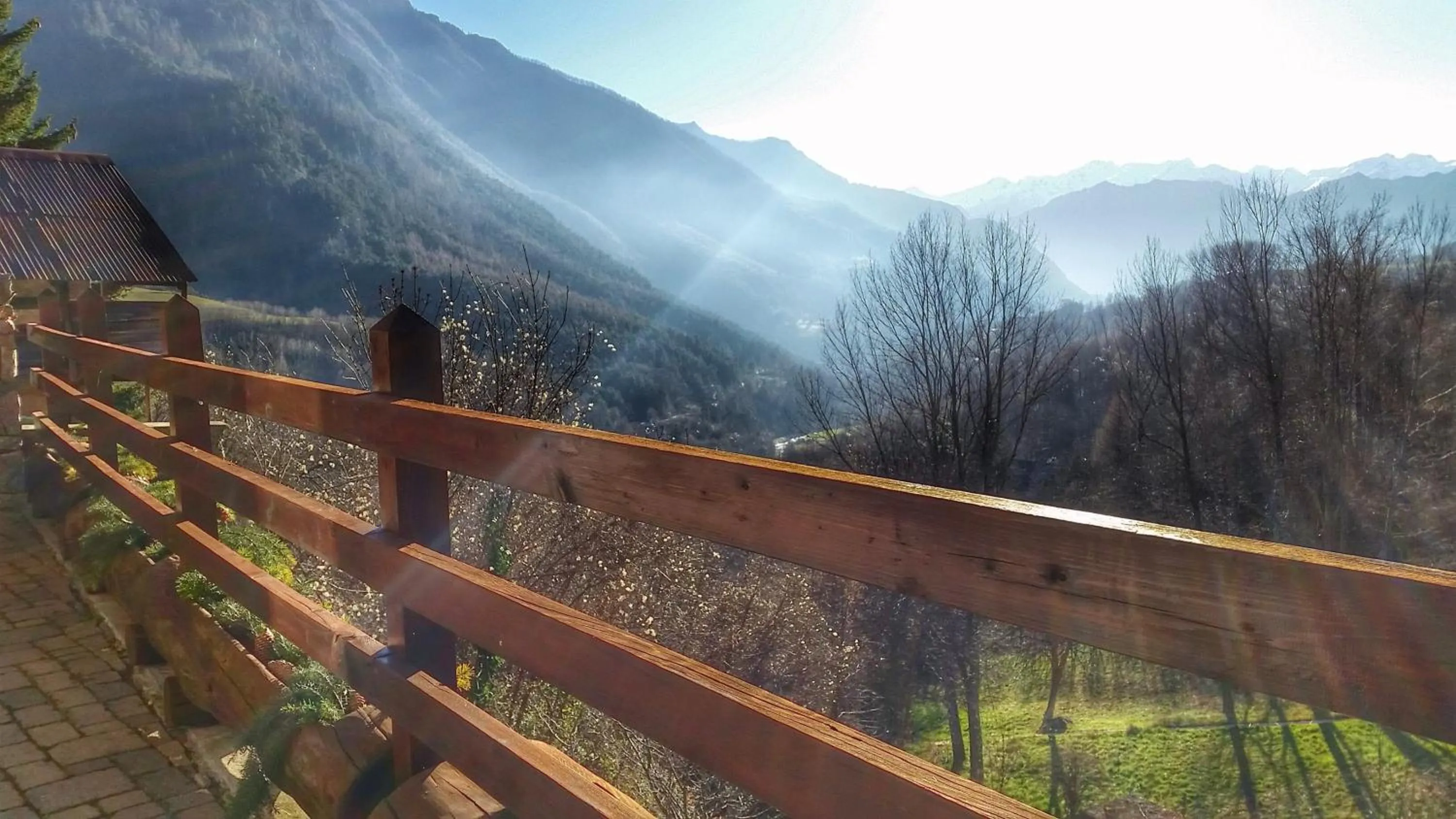 Solarium in Eco Chalet Maison Dominique