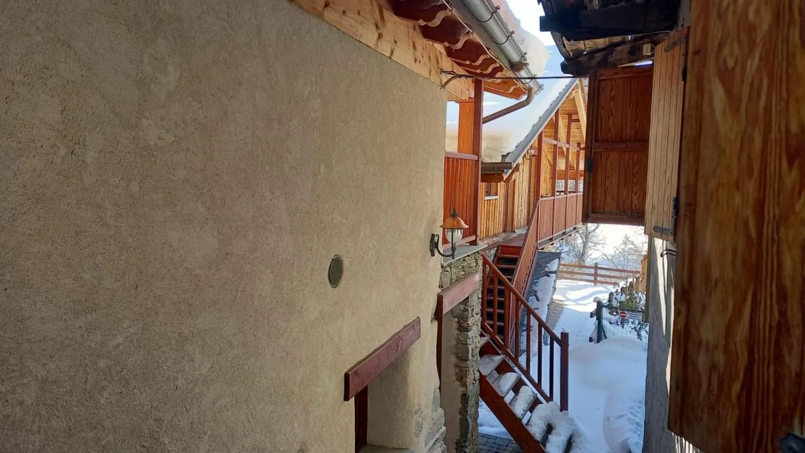 Facade/entrance in Eco Chalet Maison Dominique