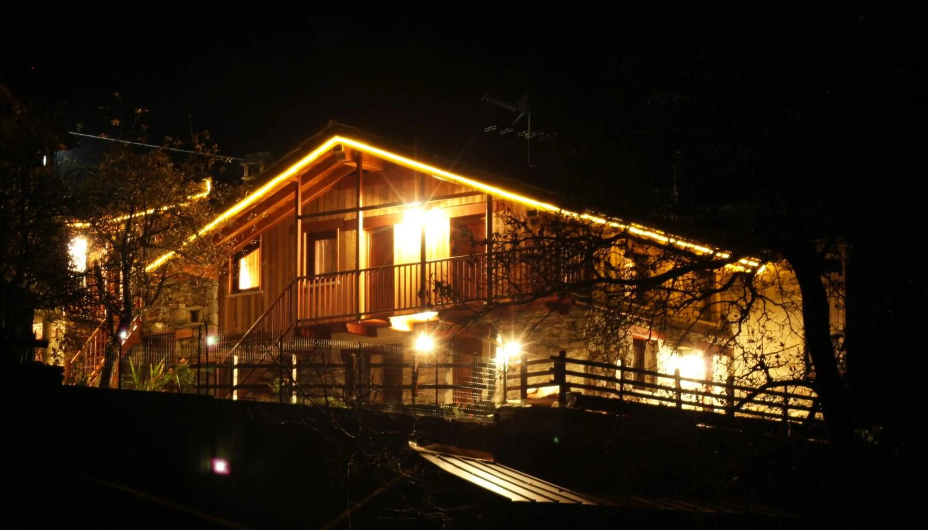 Facade/entrance in Eco Chalet Maison Dominique