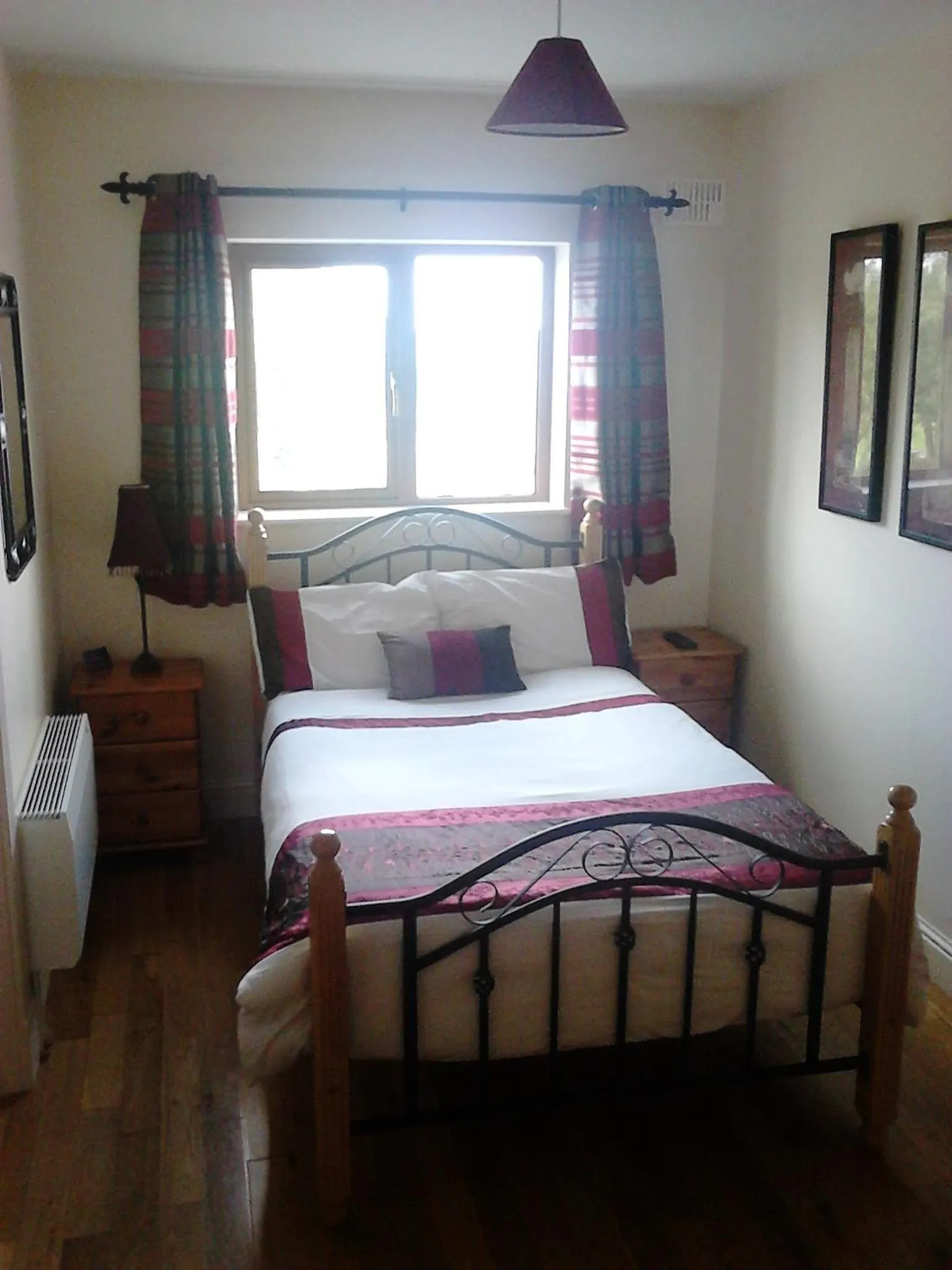 Bedroom, Bed in Alverna House B&B