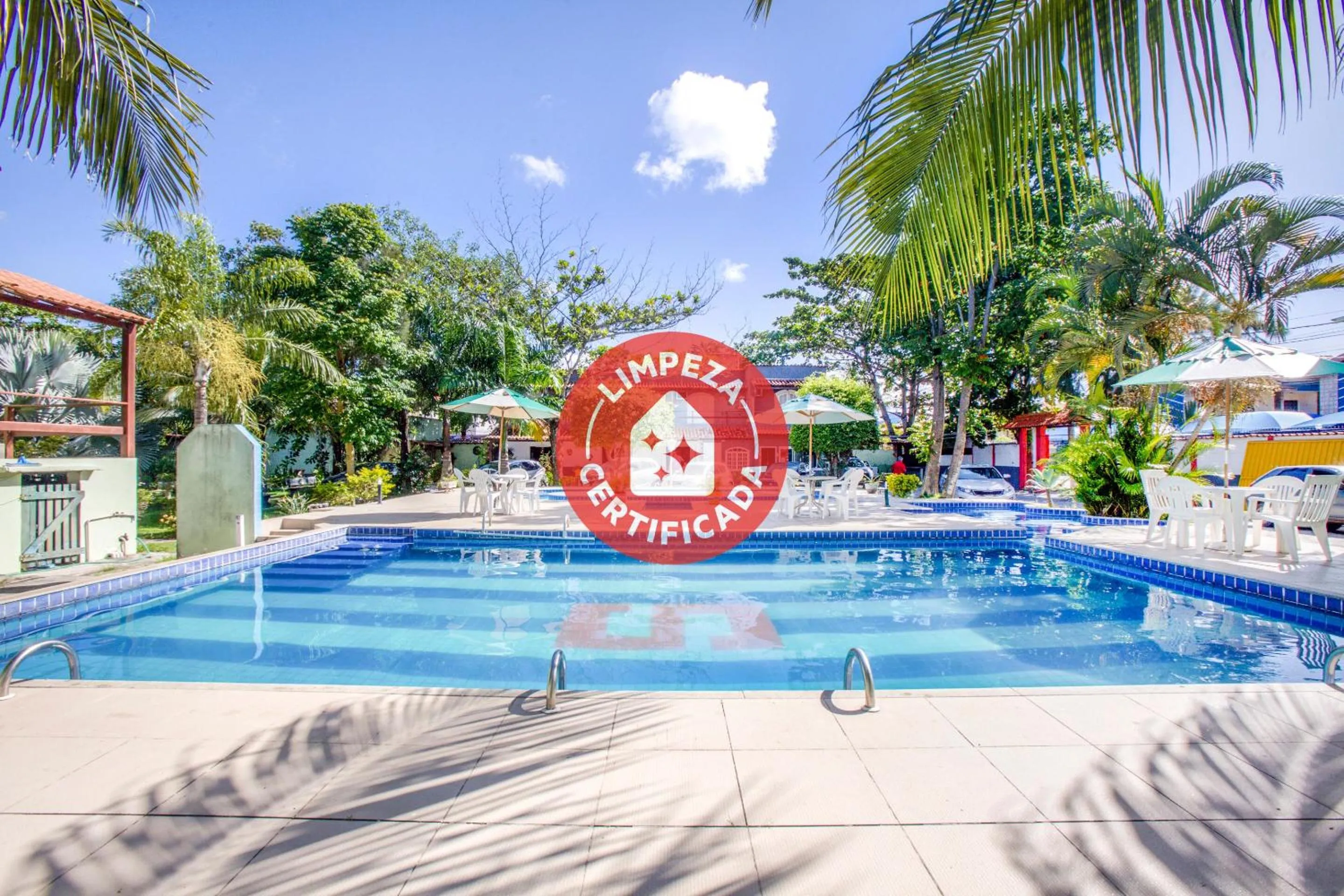 Swimming pool in OYO Pousada Recanto Shangrilá, Cabo Frio