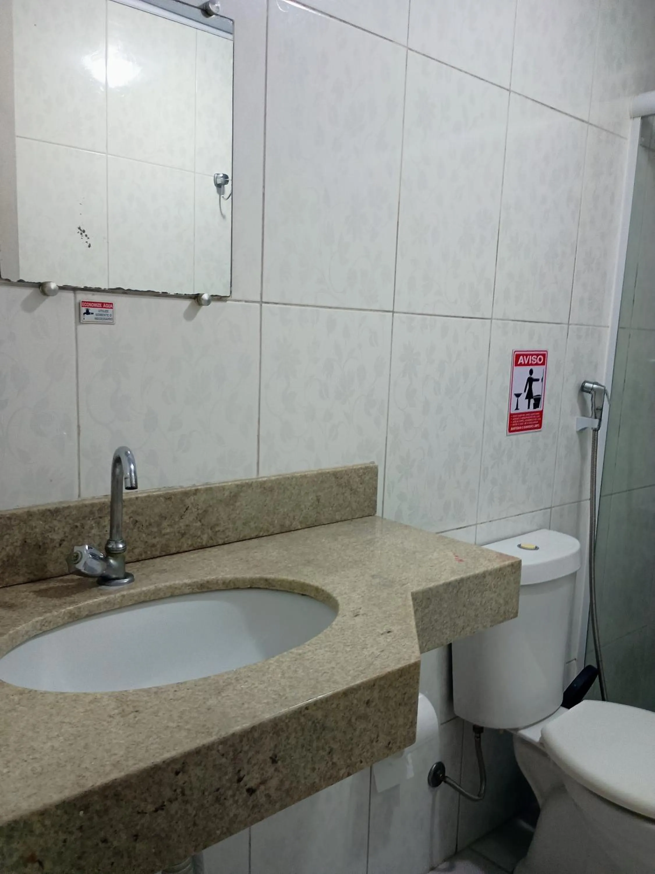 Bathroom in OYO Pousada Recanto Shangrilá, Cabo Frio