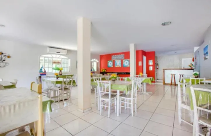 Restaurant/places to eat in OYO Pousada Recanto Shangrilá, Cabo Frio