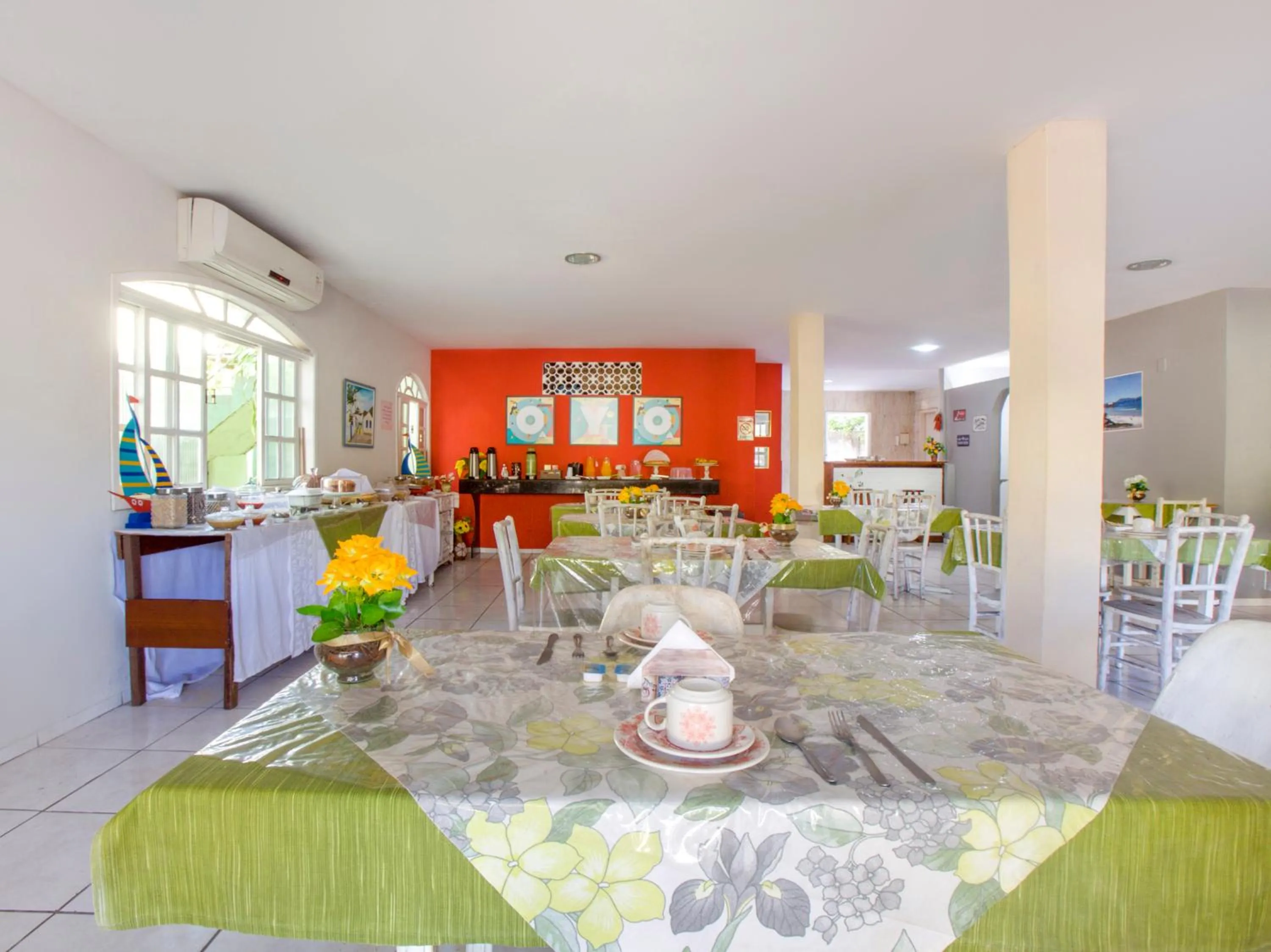 Restaurant/places to eat in OYO Pousada Recanto Shangrilá, Cabo Frio