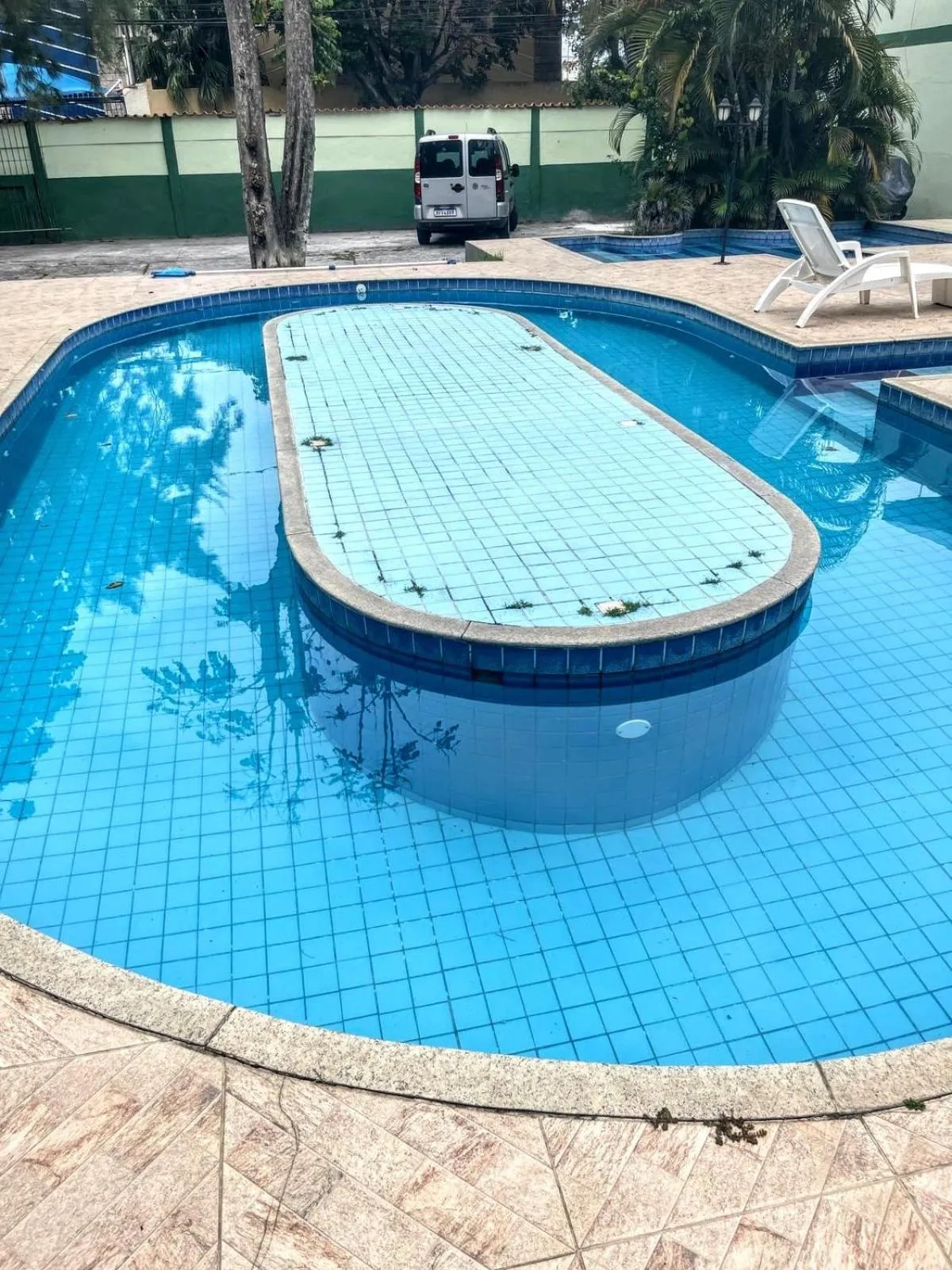 Pool view in OYO Pousada Recanto Shangrilá, Cabo Frio
