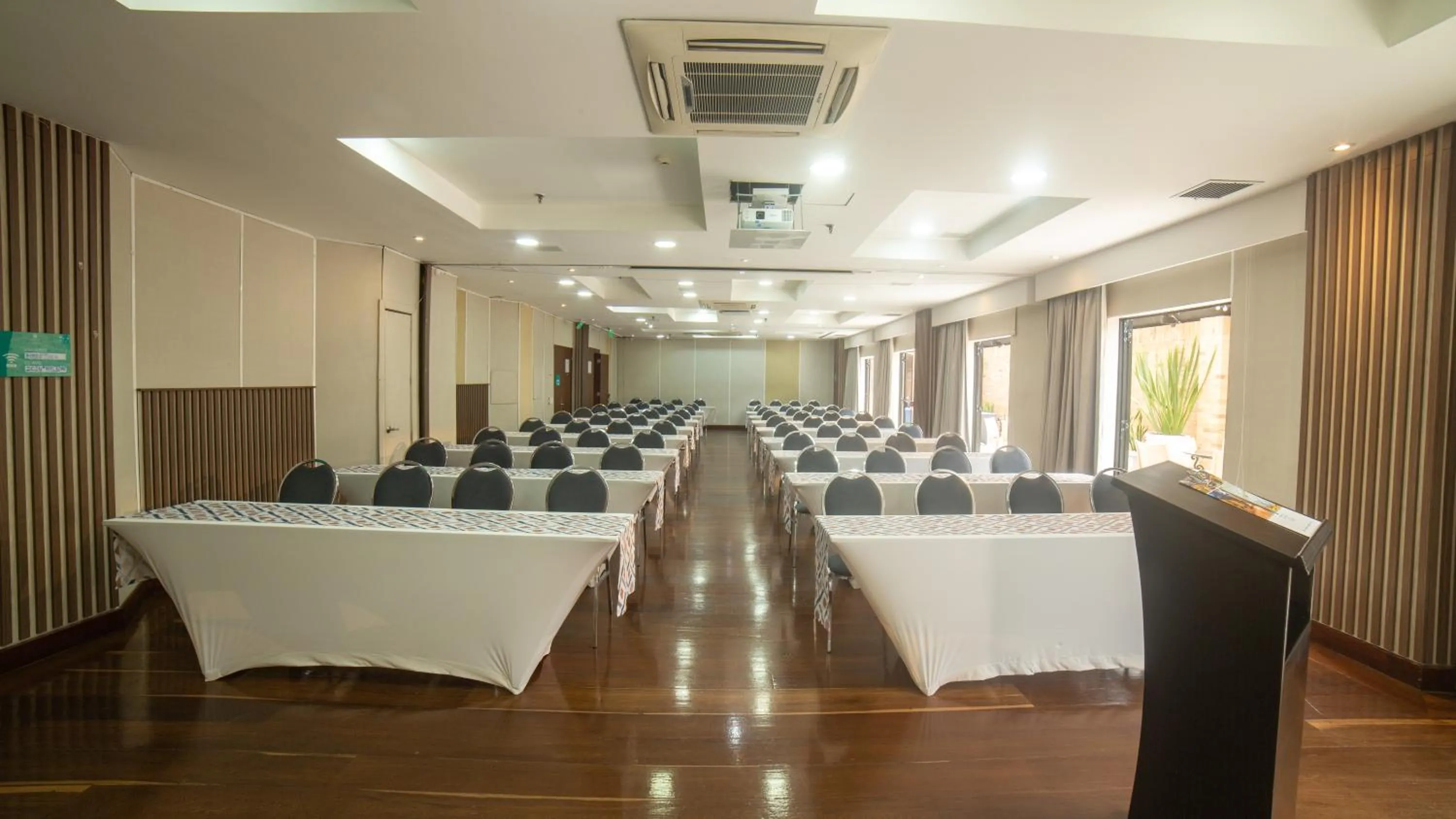 Meeting/conference room in Embassy Suites by Hilton Bogotá - Rosales