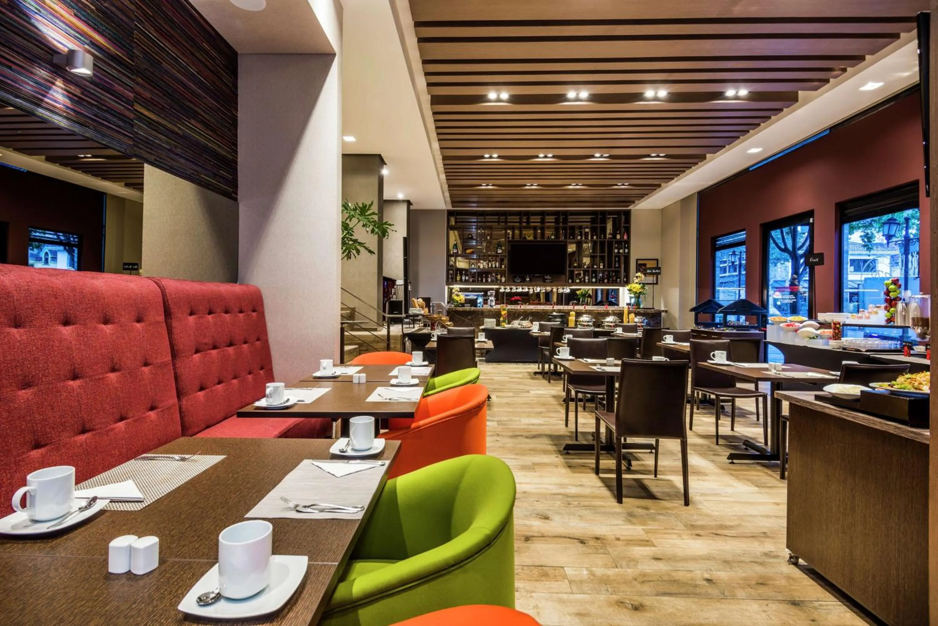 Restaurant/places to eat in Embassy Suites by Hilton Bogotá - Rosales