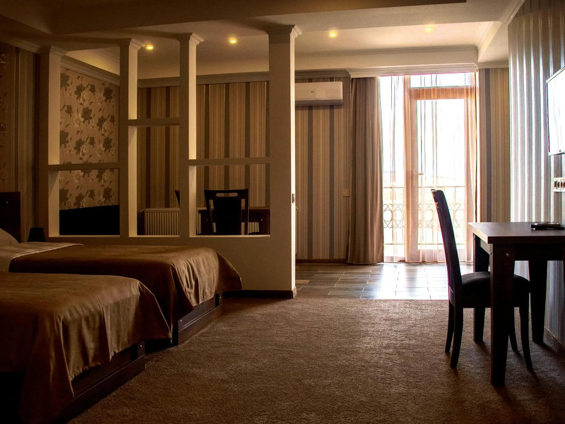 TV and multimedia, Bed in Hotel King David The Builder