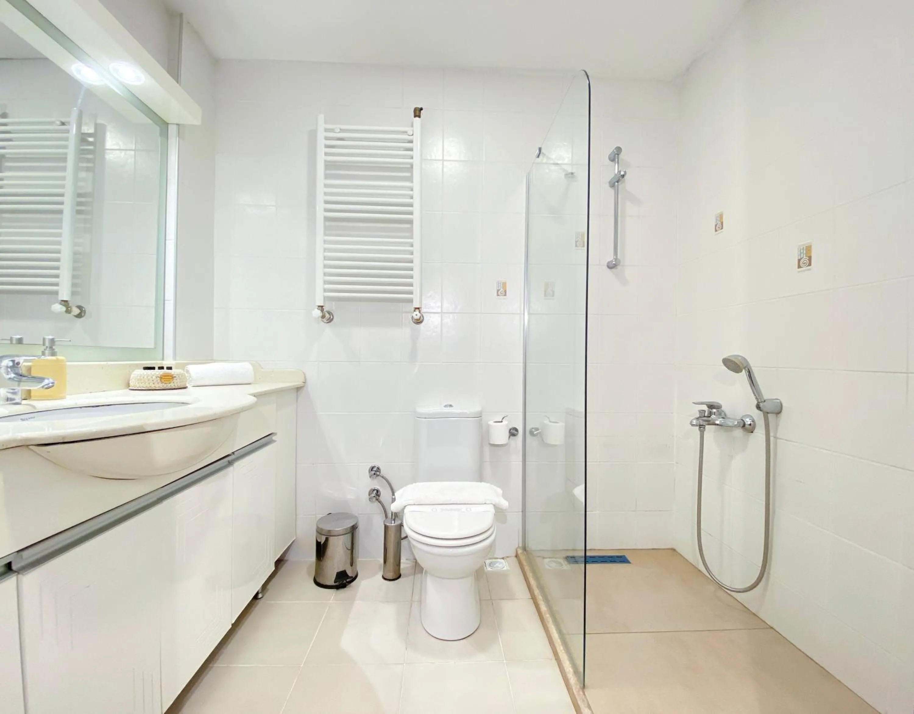 Shower in A Diamond The Resort Spa Sapanca