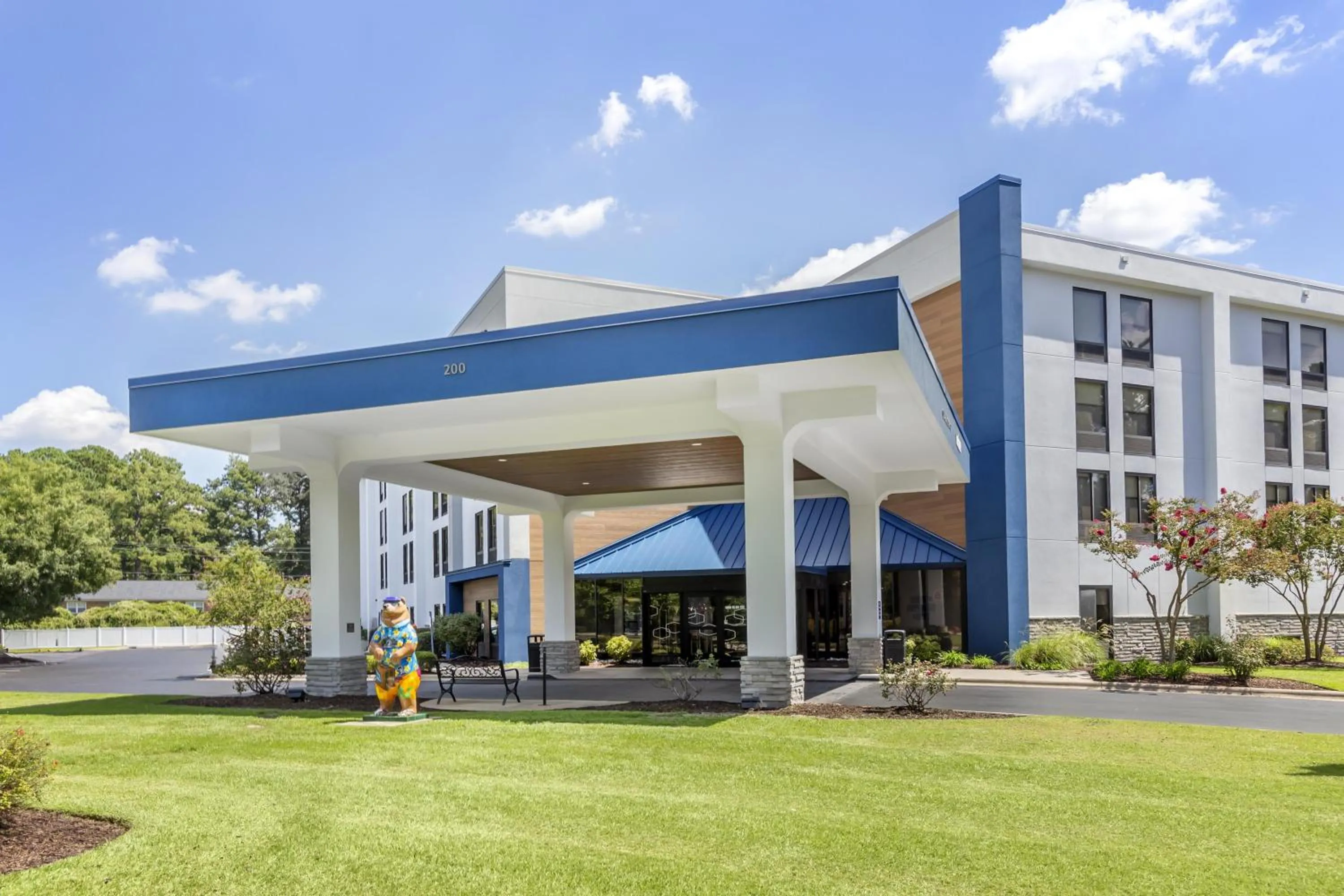 Property building in Hampton Inn New Bern