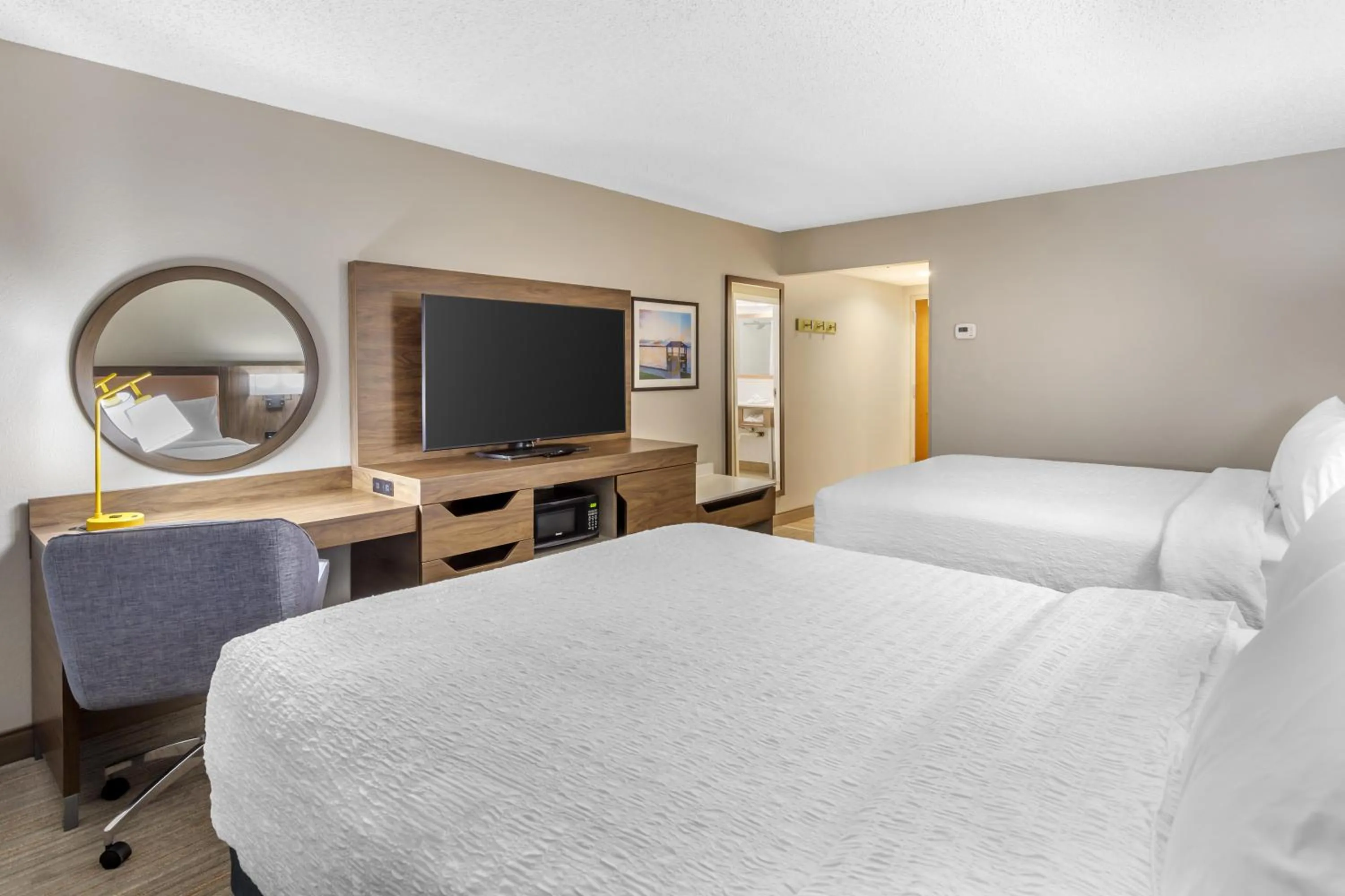 Bed in Hampton Inn New Bern